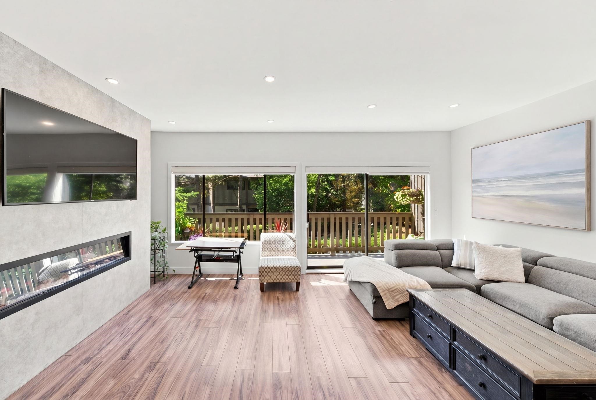 1079 Lillooet Road, North Vancouver, BC - Indoor Photo Showing Living Room With Fireplace
