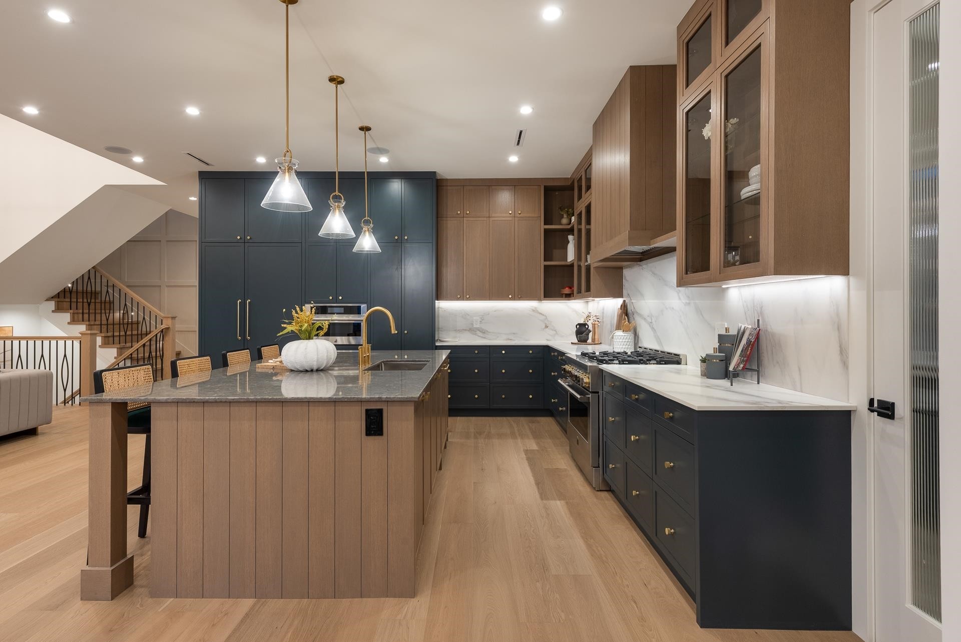 2149 Palliser Avenue, Coquitlam, BC - Indoor Photo Showing Kitchen With Upgraded Kitchen