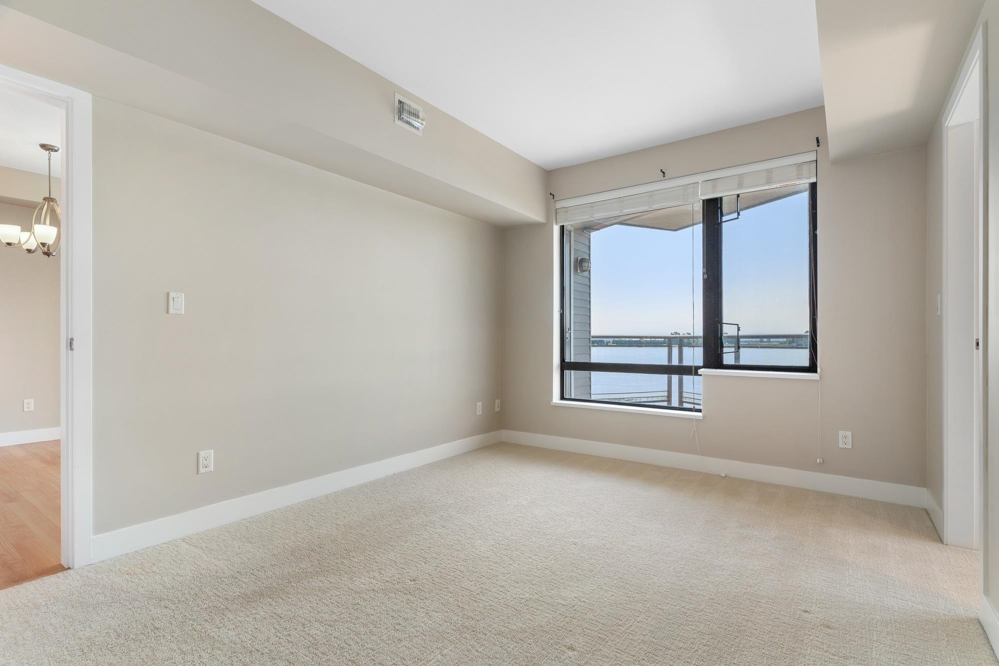 302-14200 Riverport Way, Richmond, BC - Indoor Photo Showing Other Room
