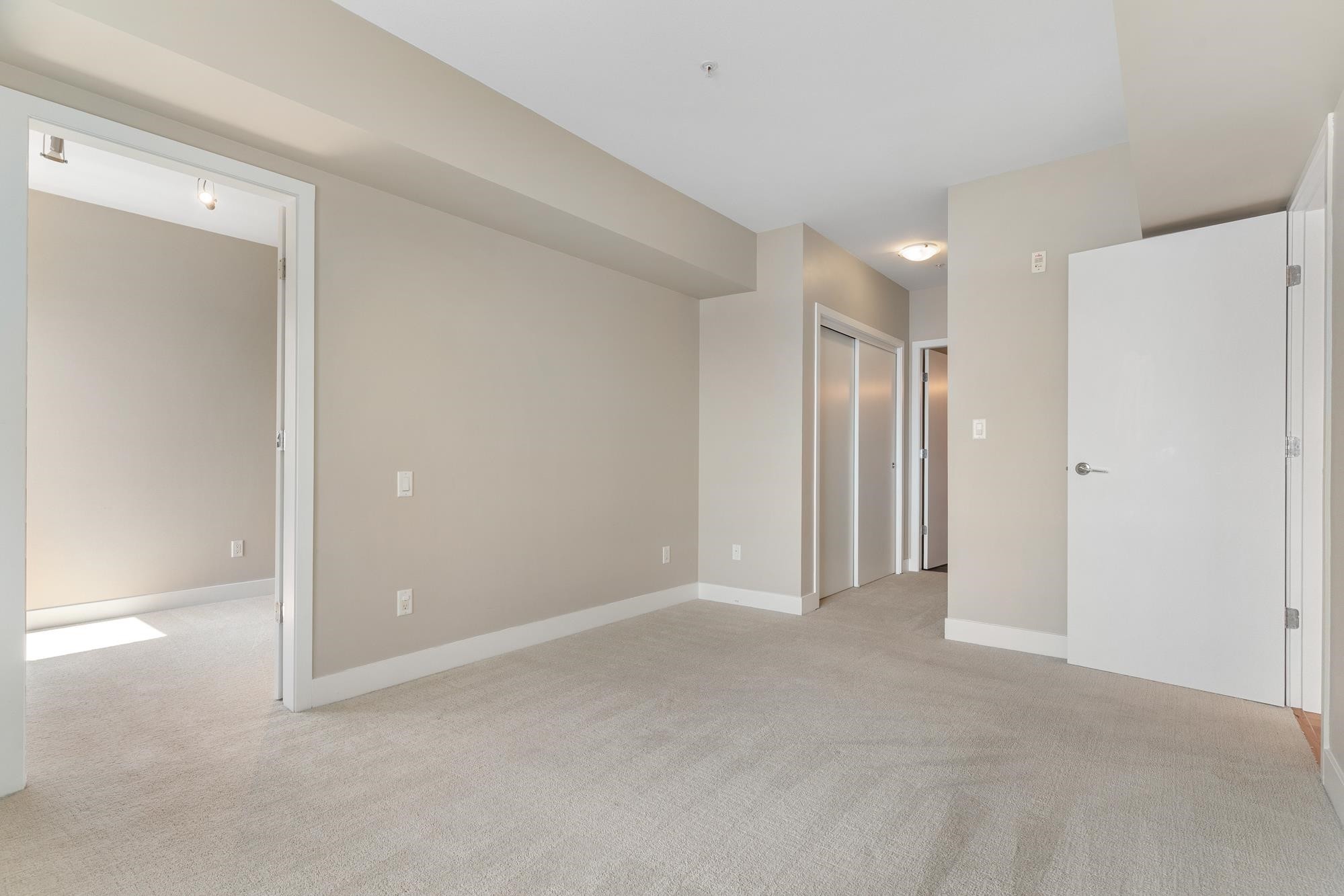 302-14200 Riverport Way, Richmond, BC - Indoor Photo Showing Other Room