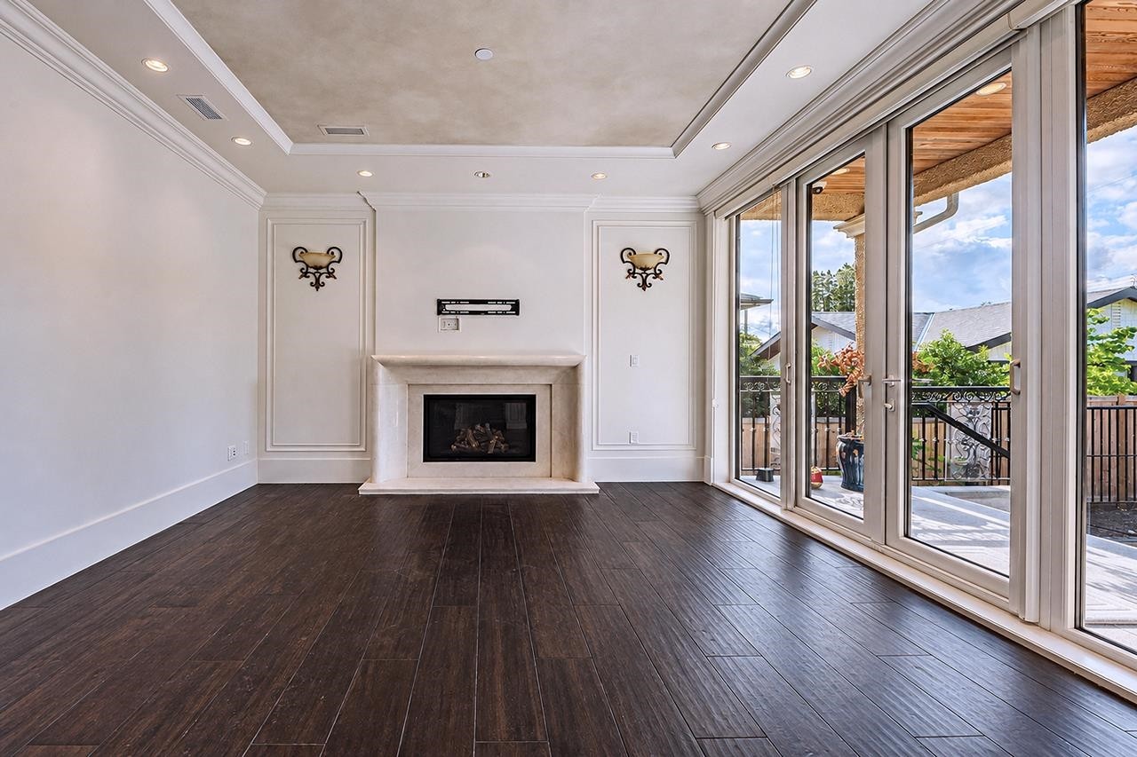 3178 23Rd Avenue W, Vancouver, BC - Indoor Photo Showing Living Room With Fireplace