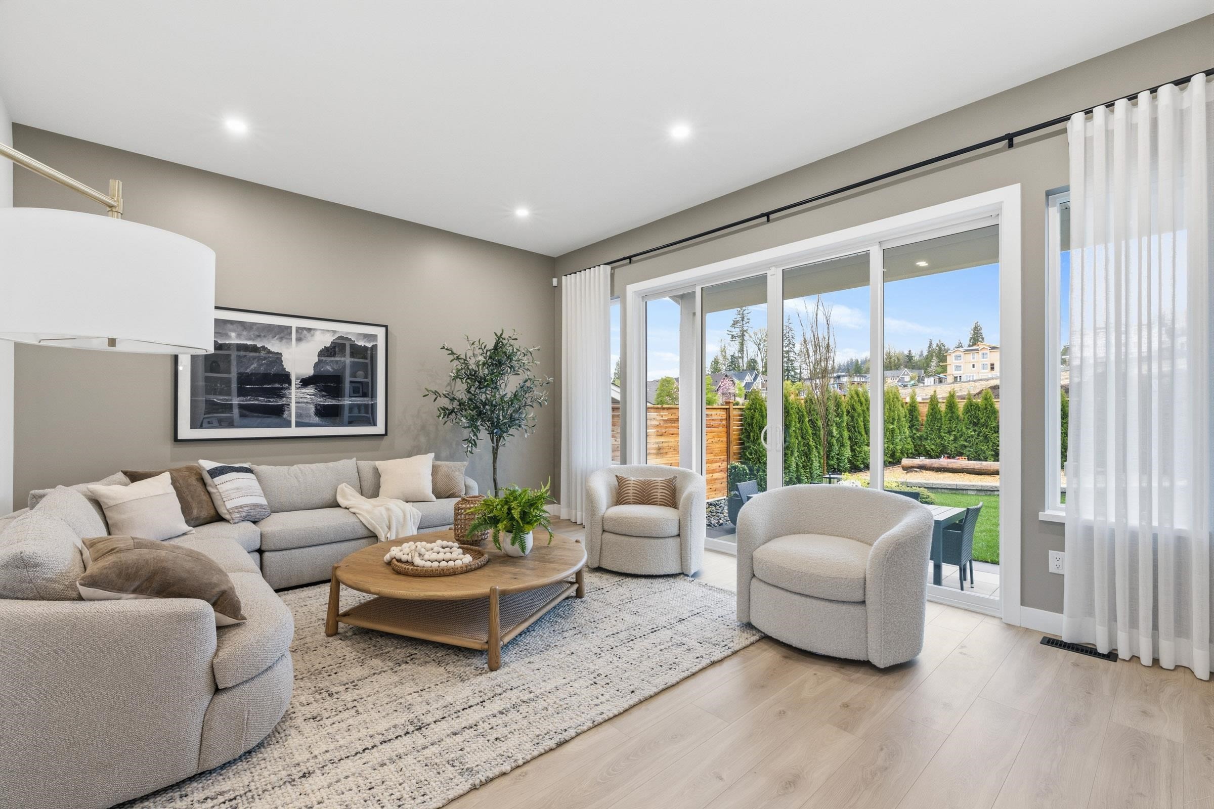 3406 Korba Avenue, Coquitlam, BC - Indoor Photo Showing Living Room