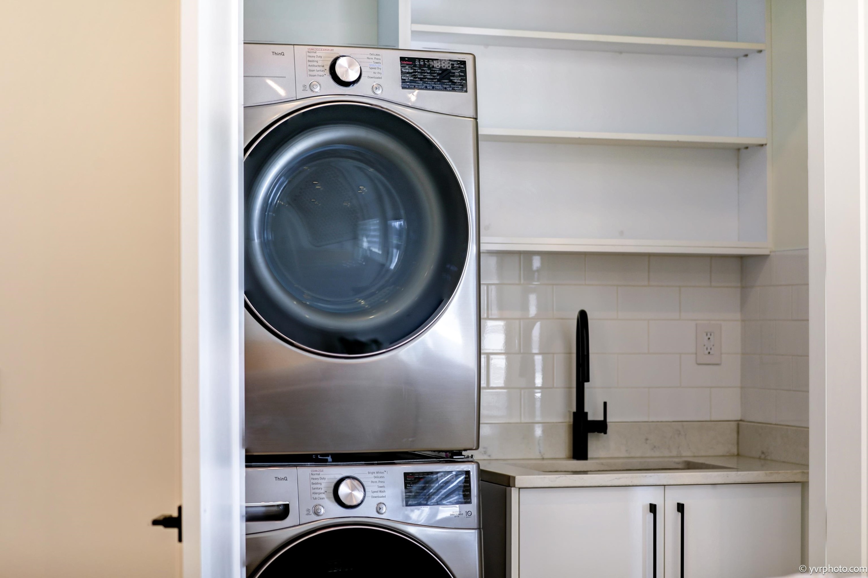 10460 Williams Road, Richmond, BC - Indoor Photo Showing Laundry Room