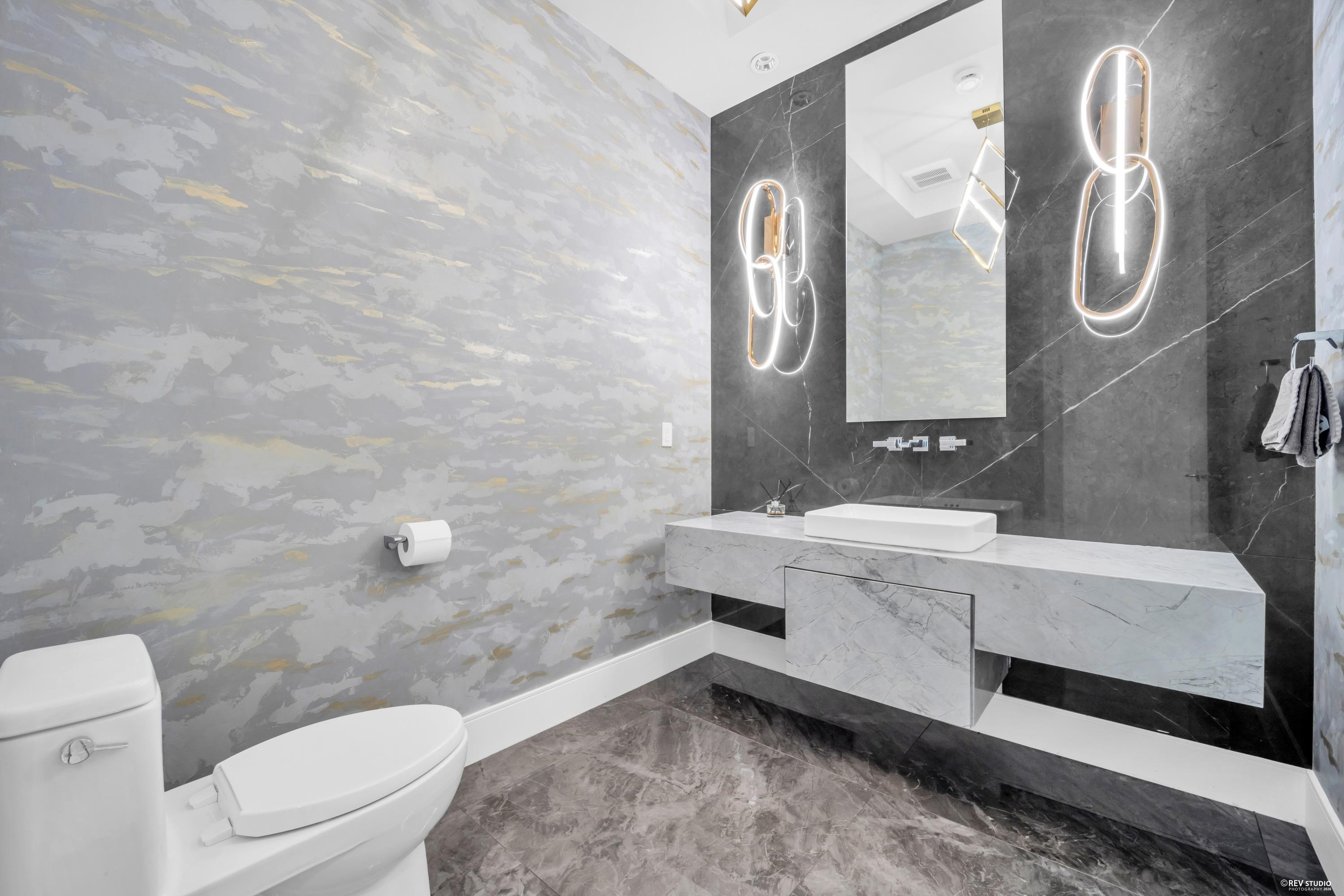 7280 Lombard Road, Richmond, BC - Indoor Photo Showing Bathroom