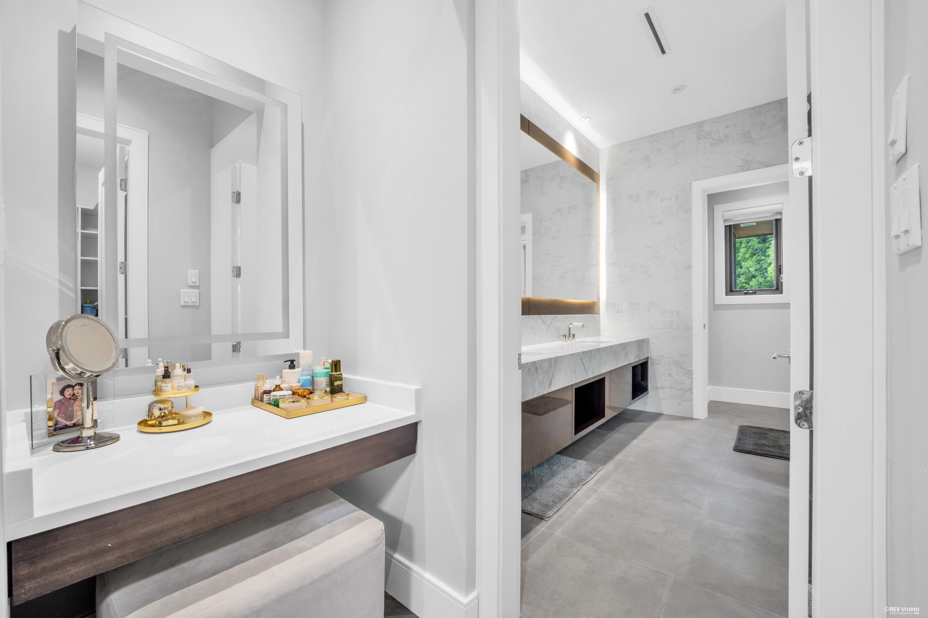 7280 Lombard Road, Richmond, BC - Indoor