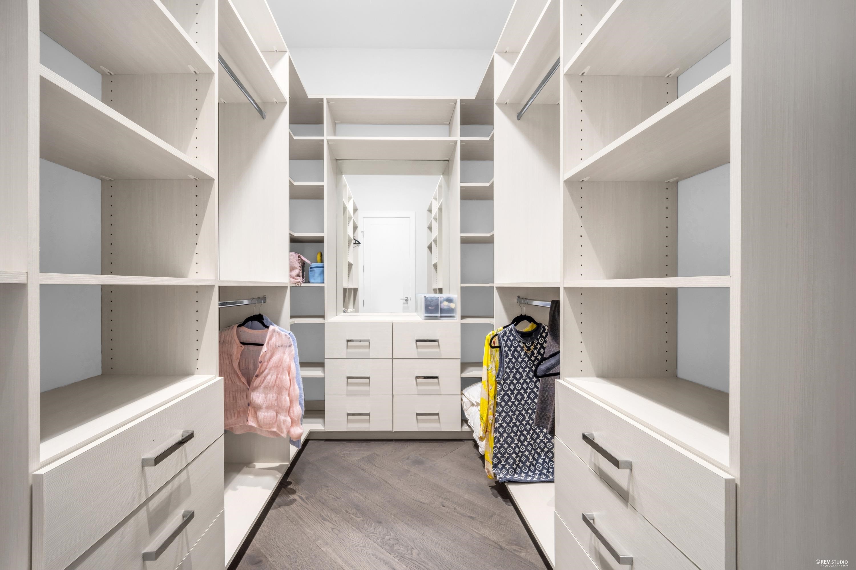 7280 Lombard Road, Richmond, BC - Indoor With Storage