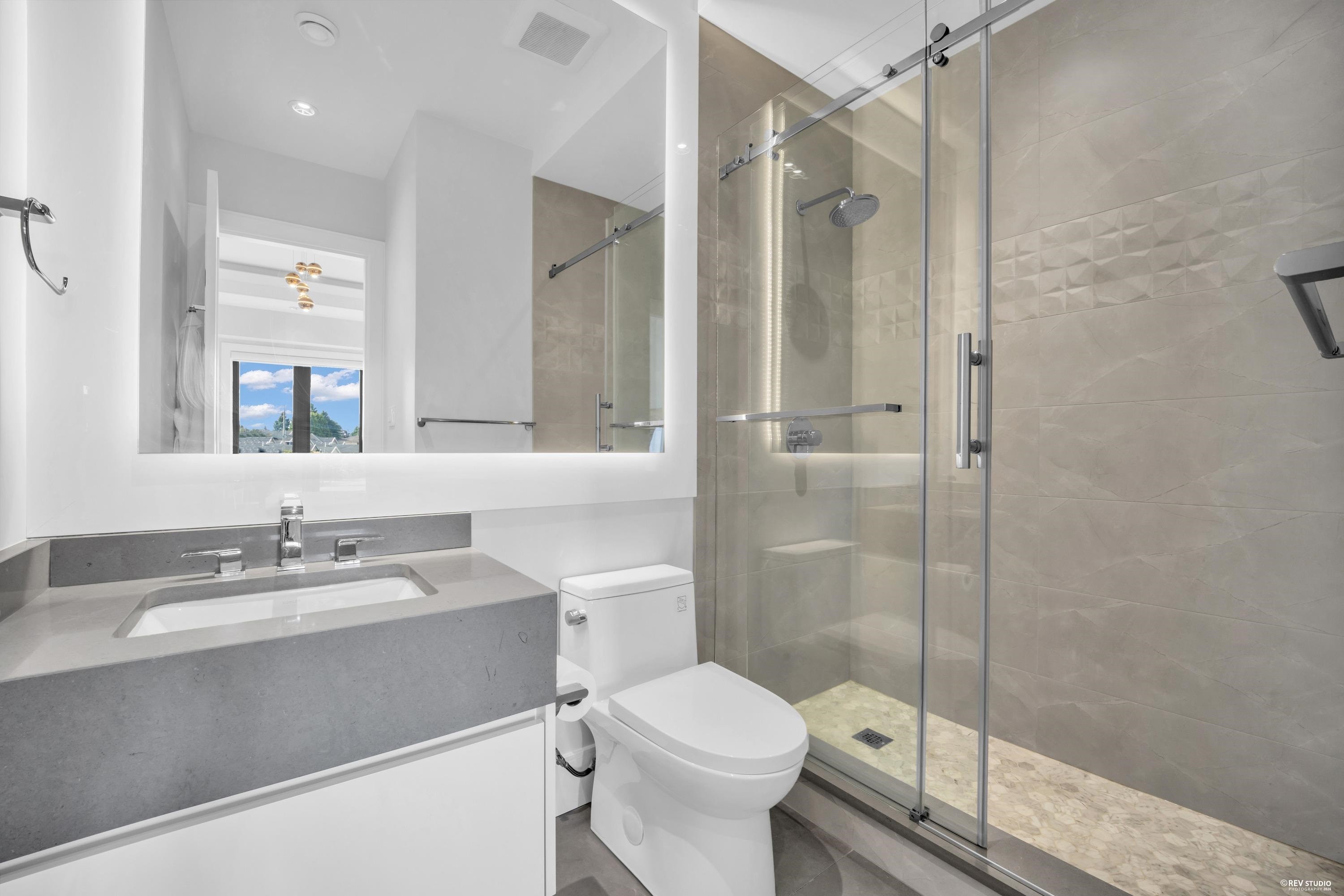 7280 Lombard Road, Richmond, BC - Indoor Photo Showing Bathroom