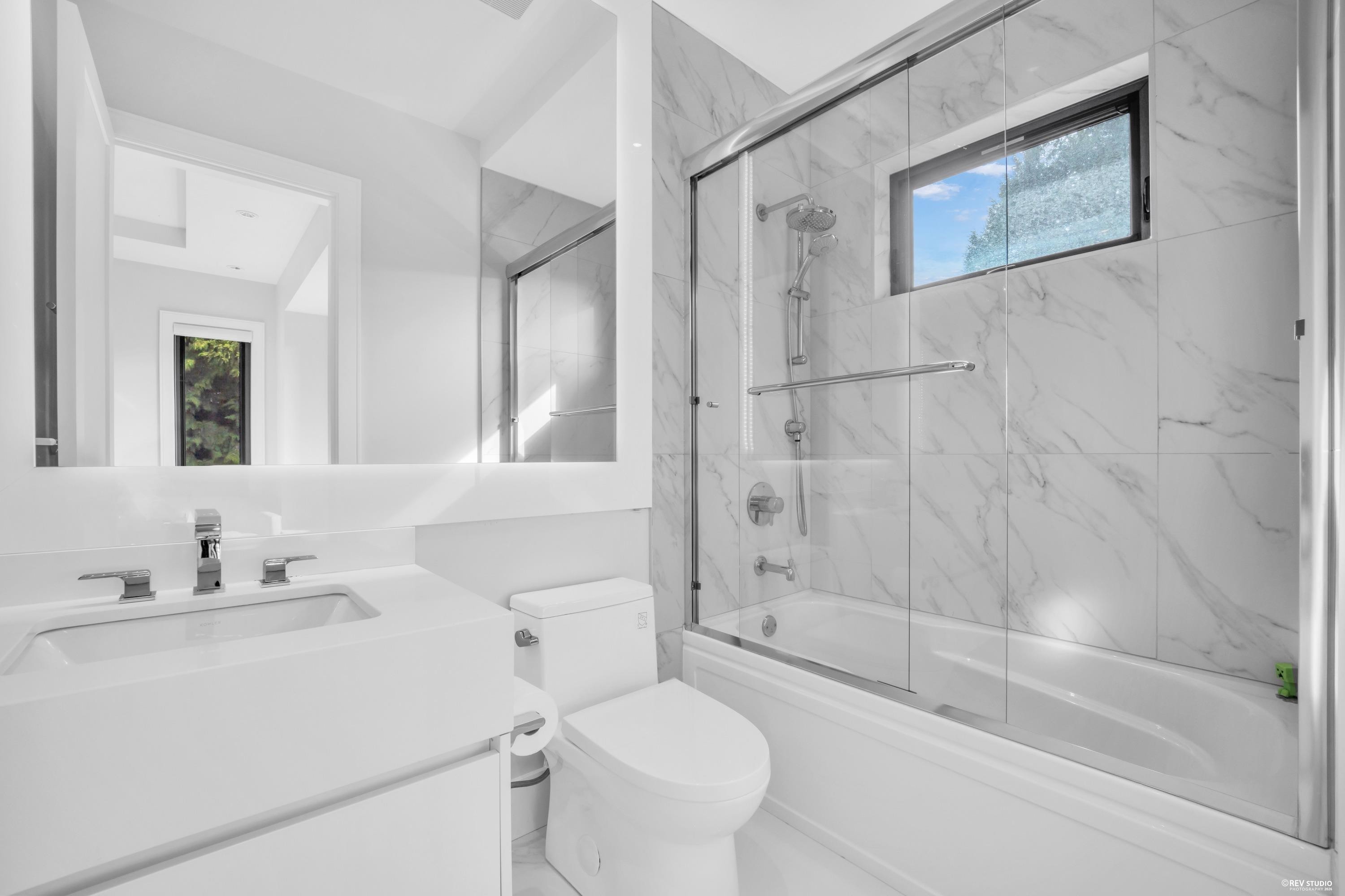 7280 Lombard Road, Richmond, BC - Indoor Photo Showing Bathroom