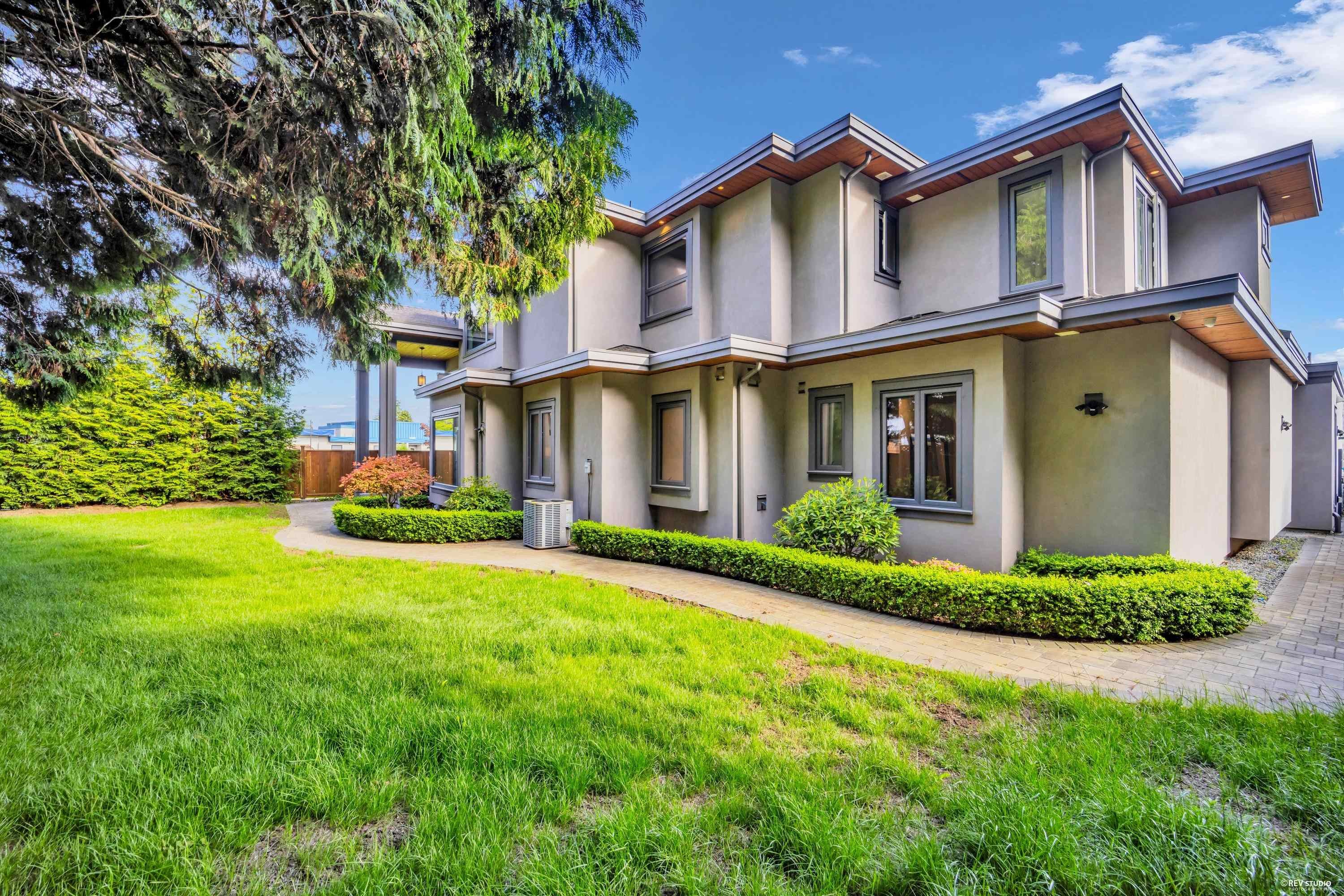 7280 Lombard Road, Richmond, BC - Outdoor With Facade