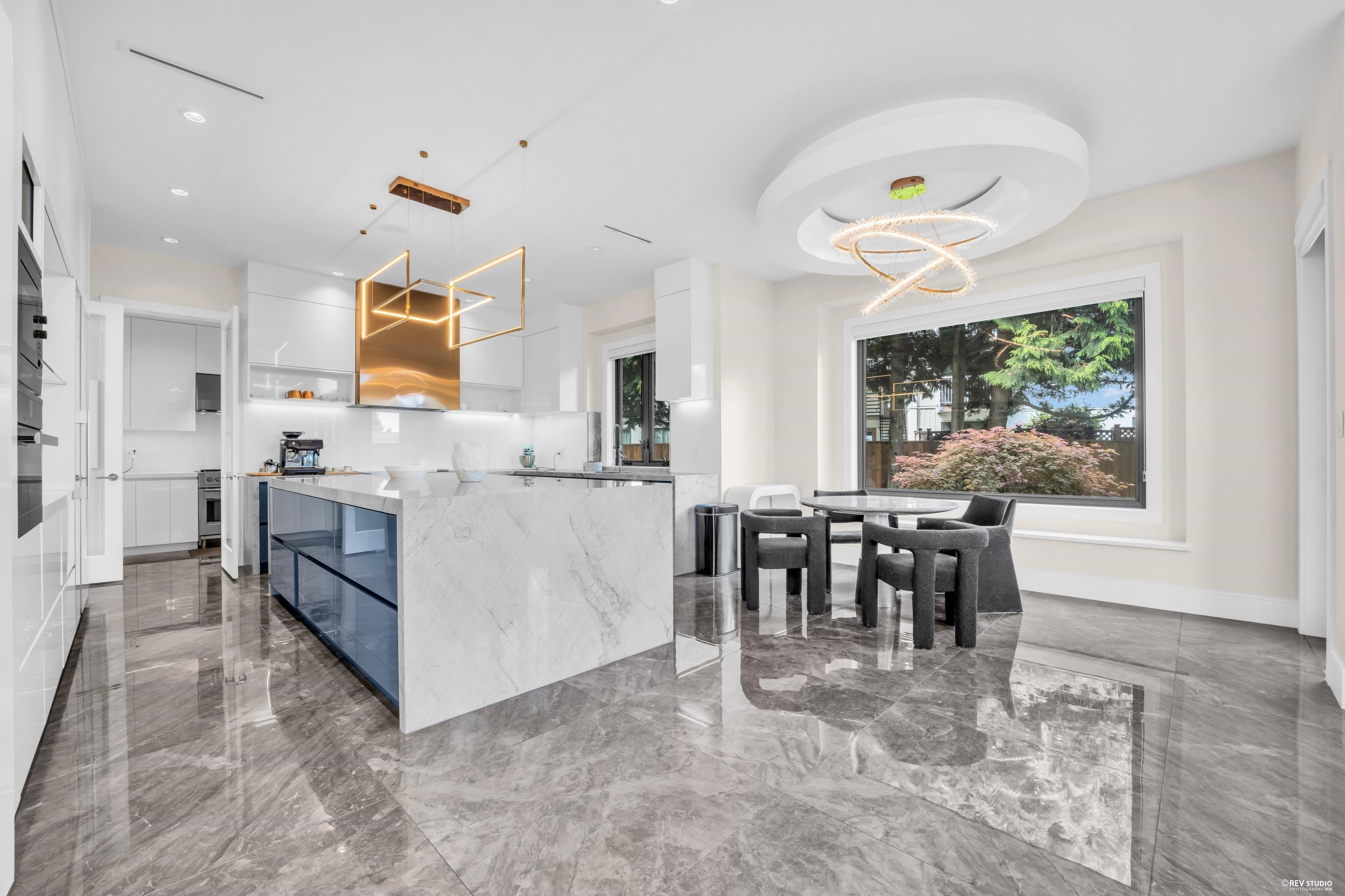 7280 Lombard Road, Richmond, BC - Indoor