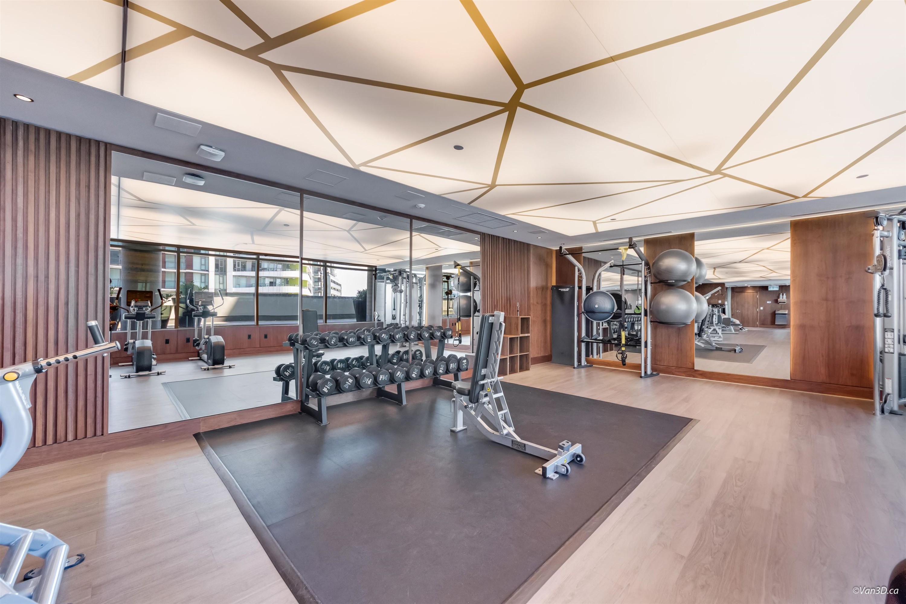 1096-8671 Hazelbridge Way, Richmond, BC - Indoor Photo Showing Gym Room