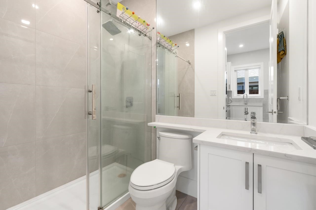6591 Goldsmith Drive, Richmond, BC - Indoor Photo Showing Bathroom