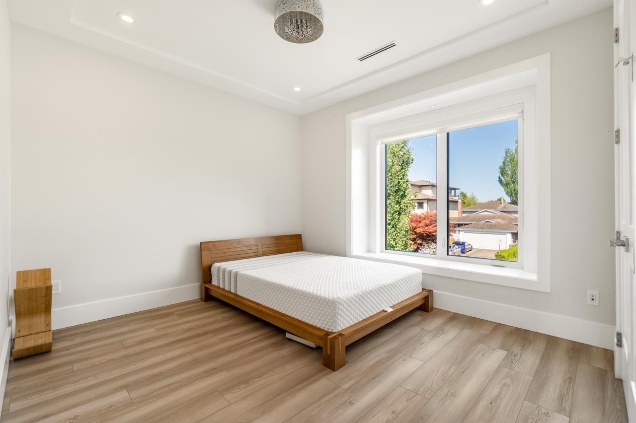 6591 Goldsmith Drive, Richmond, BC - Indoor Photo Showing Bedroom