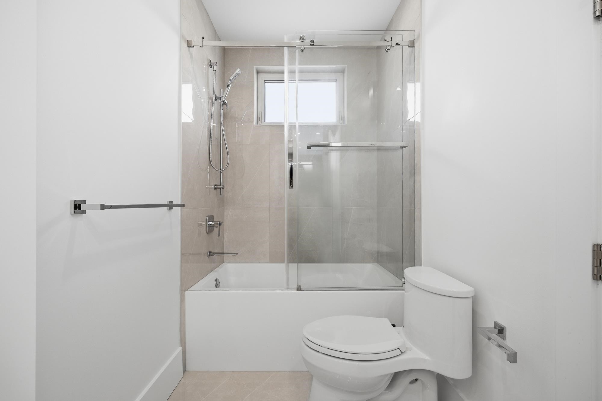 6591 Goldsmith Drive, Richmond, BC - Indoor Photo Showing Bathroom