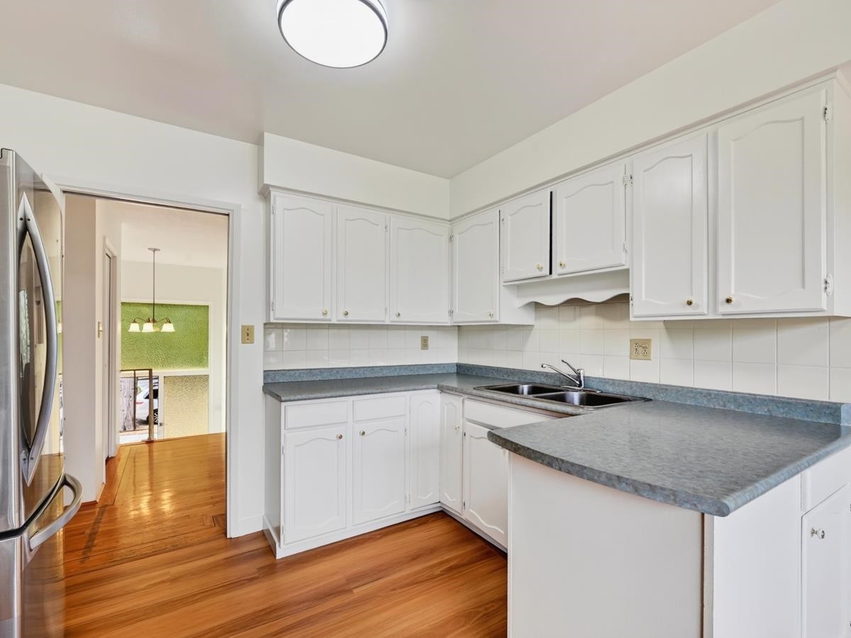 6031 Alta Court, Richmond, BC - Indoor Photo Showing Kitchen