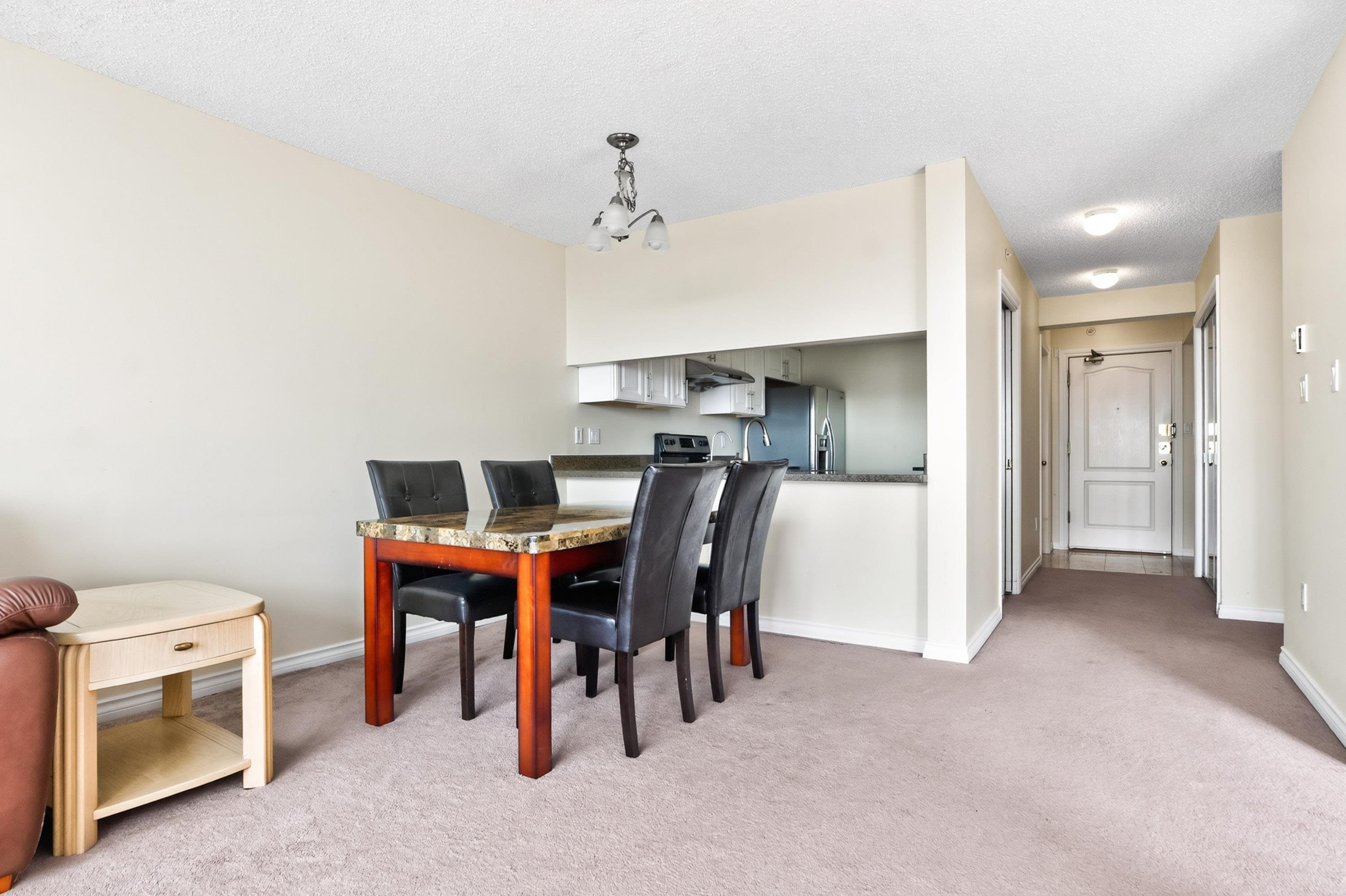 1802-1190 Pipeline Road, Coquitlam, BC - Indoor Photo Showing Dining Room