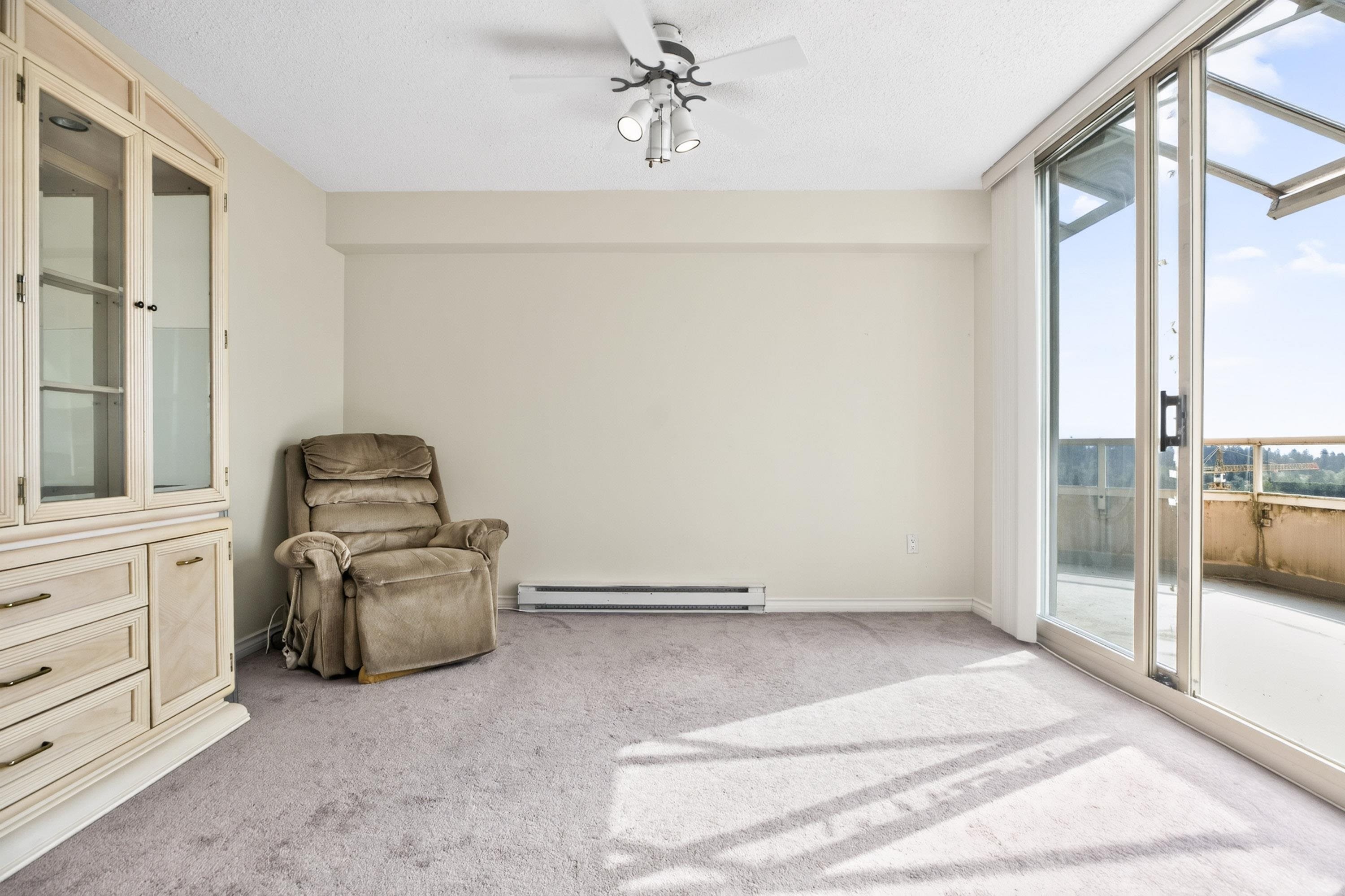 1802-1190 Pipeline Road, Coquitlam, BC - Indoor Photo Showing Other Room