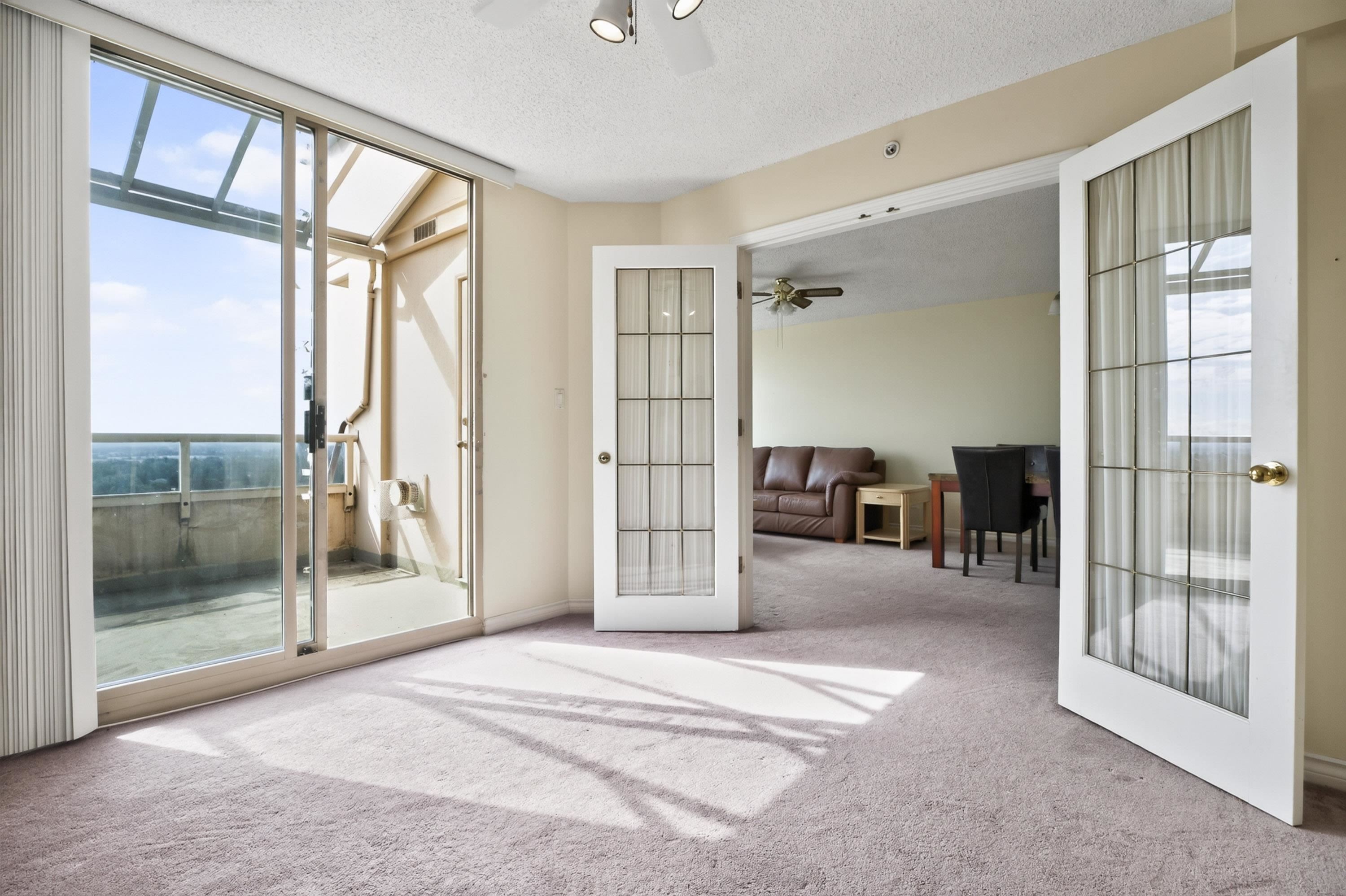 1802-1190 Pipeline Road, Coquitlam, BC - Indoor Photo Showing Other Room