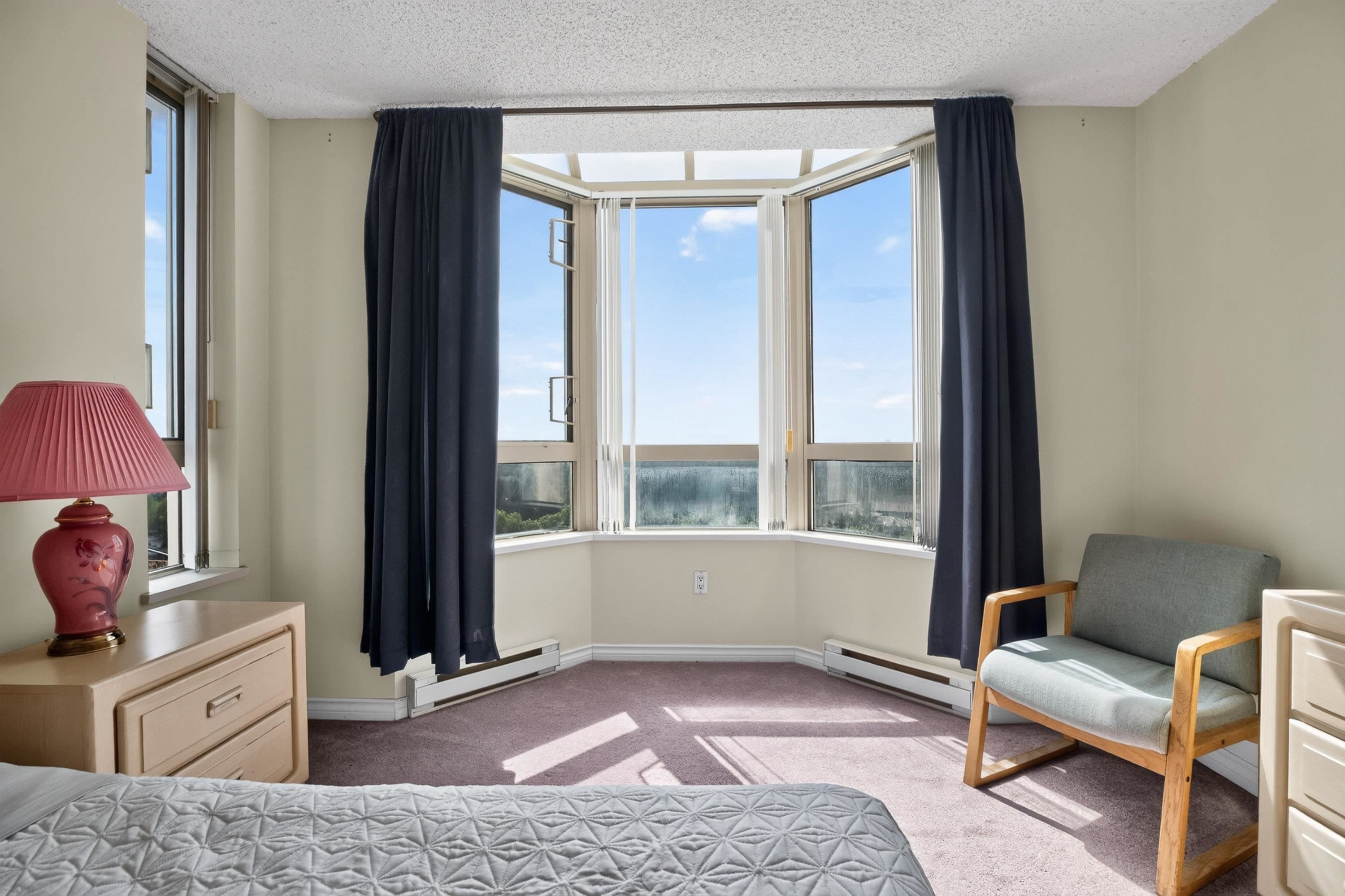 1802-1190 Pipeline Road, Coquitlam, BC - Indoor Photo Showing Bedroom