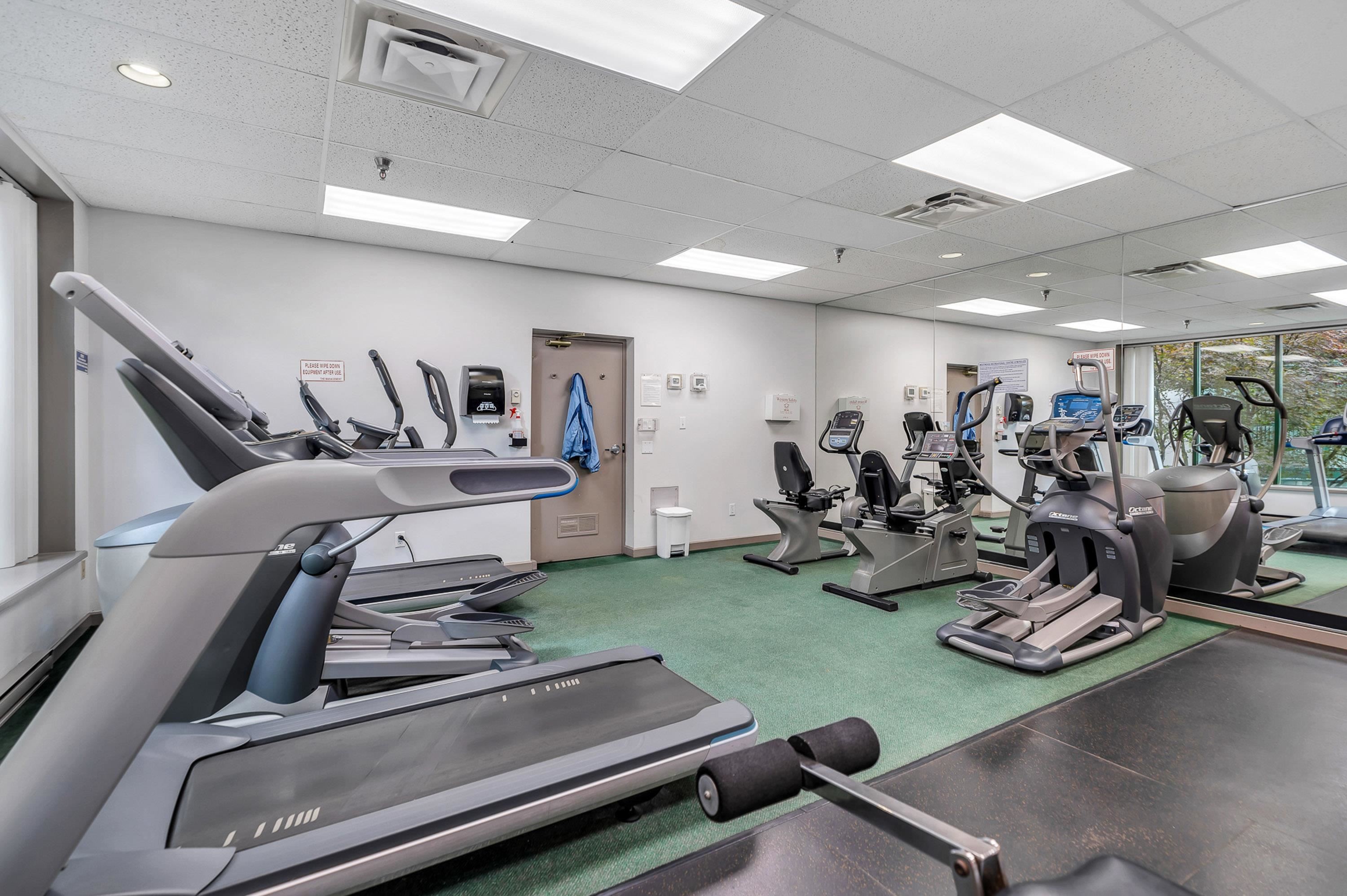 1802-1190 Pipeline Road, Coquitlam, BC - Indoor Photo Showing Gym Room
