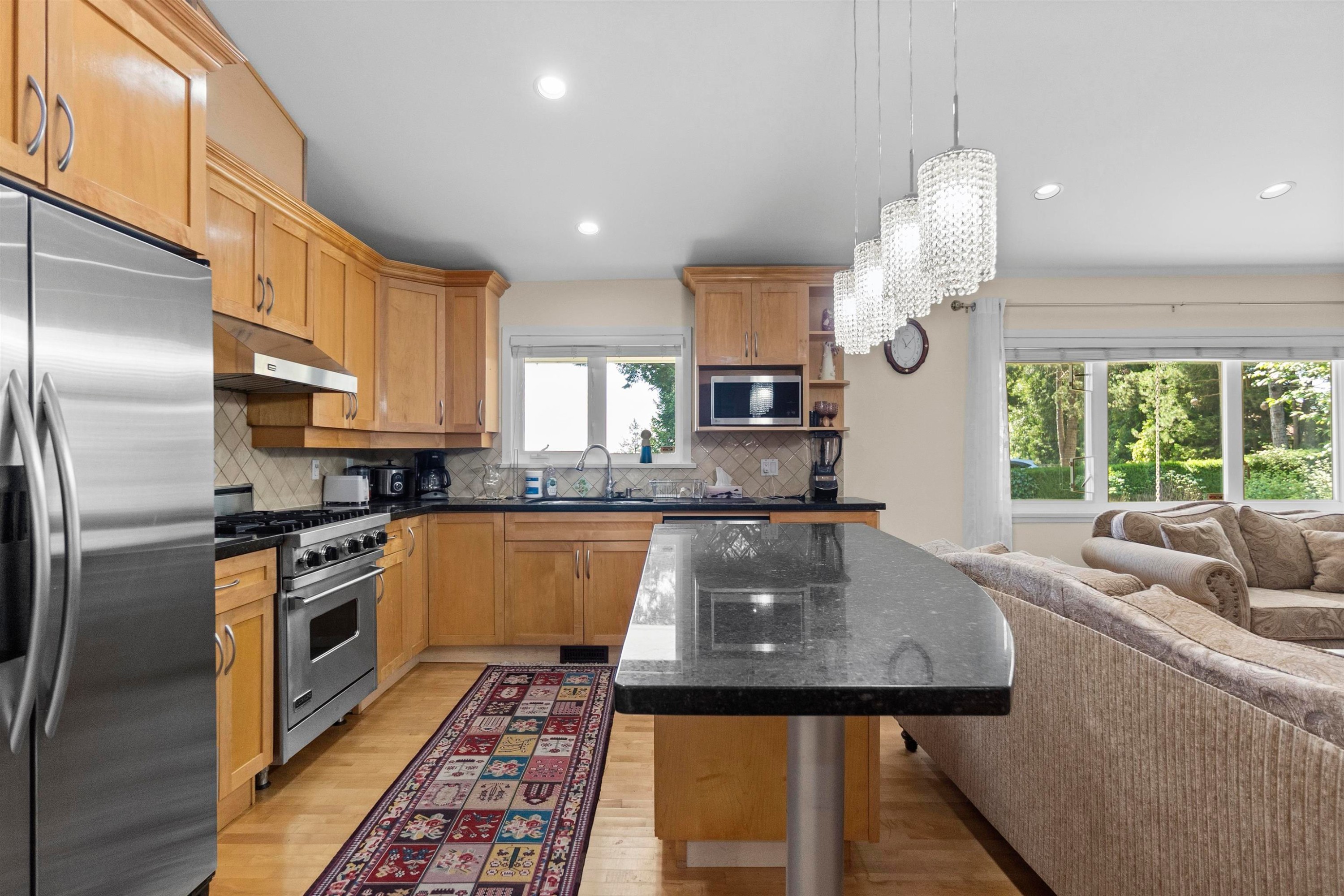 875 Greenwood Road, West Vancouver, BC - Indoor Photo Showing Kitchen With Double Sink
