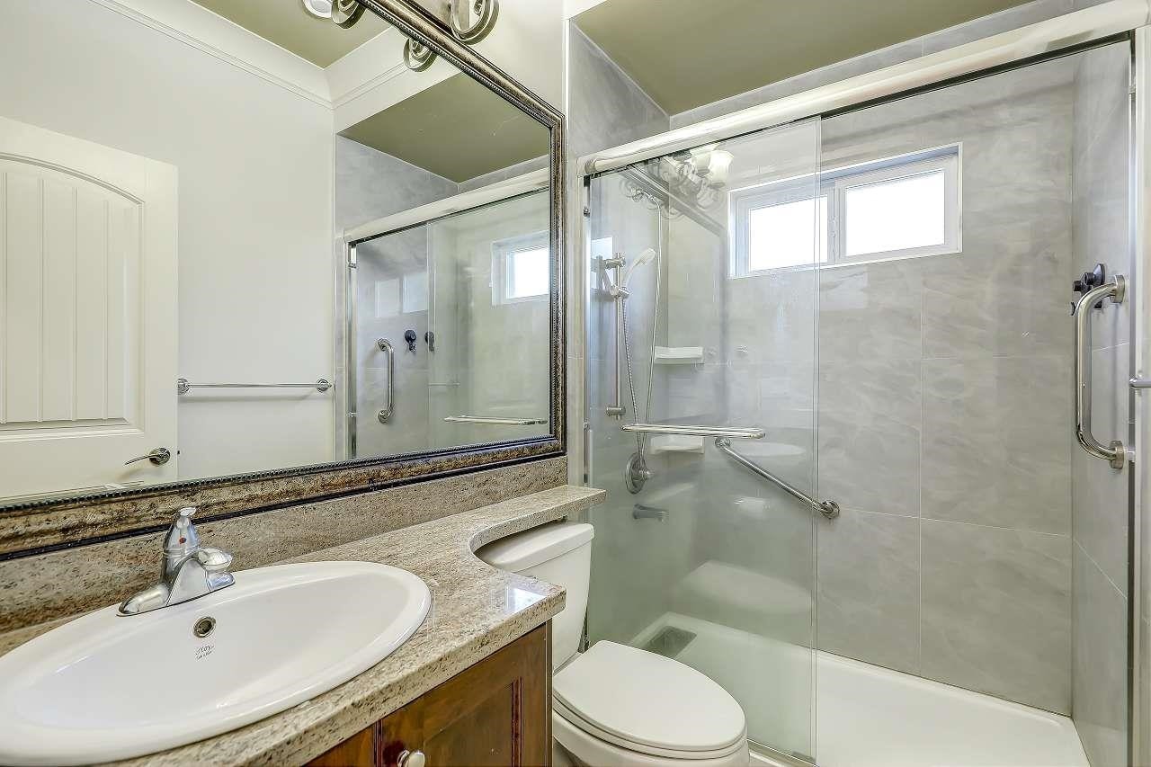 8151 Dalemore Road, Richmond, BC - Indoor Photo Showing Bathroom