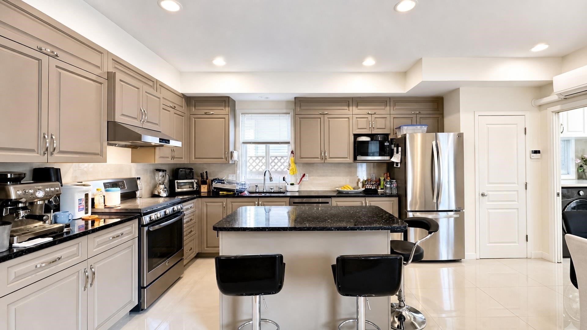 10520 Odlin Road, Richmond, BC - Indoor Photo Showing Kitchen With Double Sink