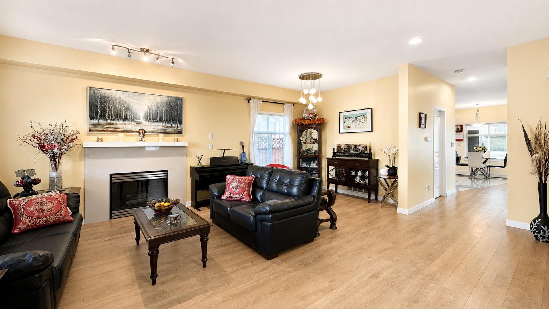 10520 Odlin Road, Richmond, BC - Indoor Photo Showing Living Room With Fireplace