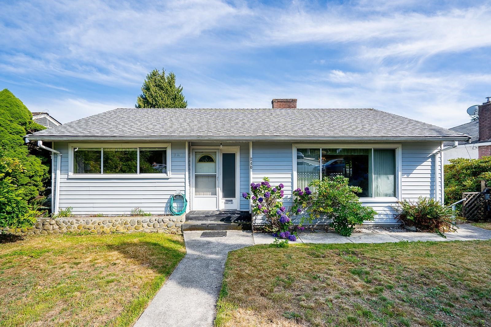 240 Eighth Avenue E, New Westminster, BC - Outdoor