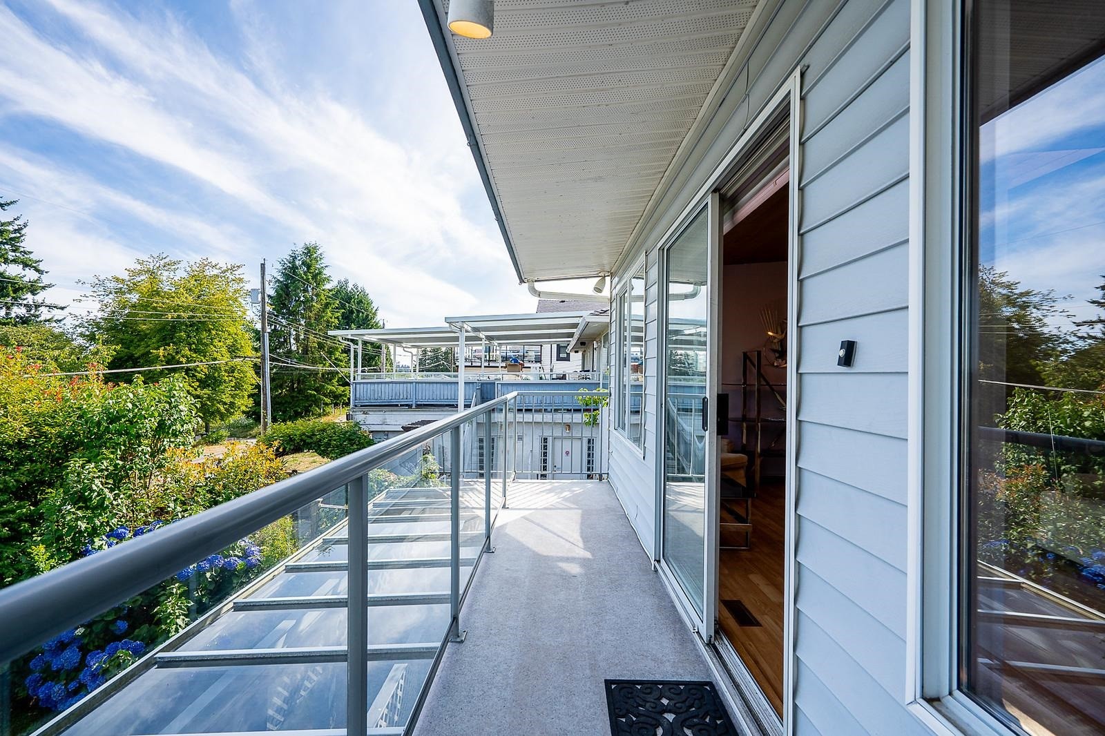 240 Eighth Avenue E, New Westminster, BC - Outdoor With Exterior