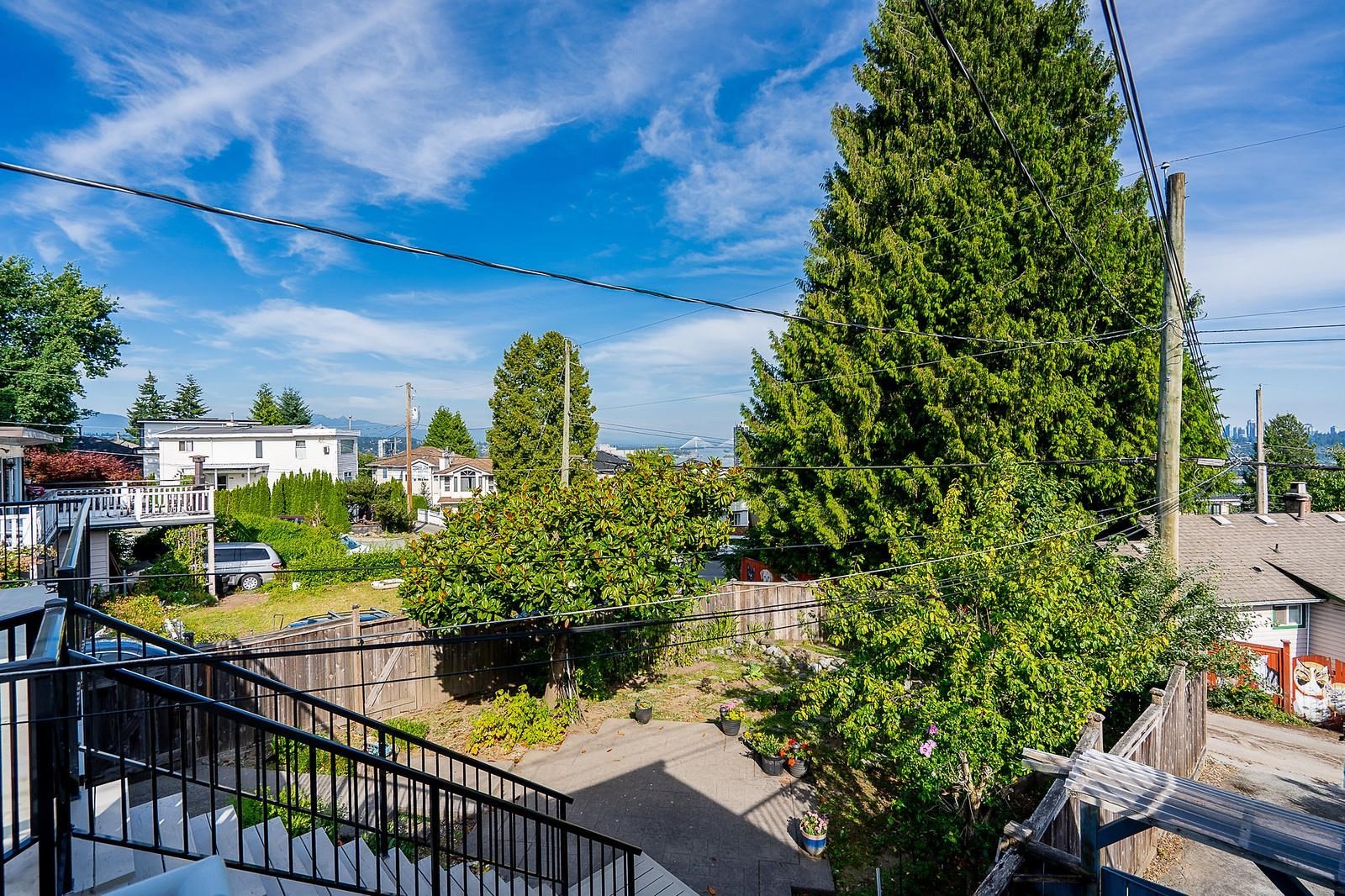 240 Eighth Avenue E, New Westminster, BC - Outdoor