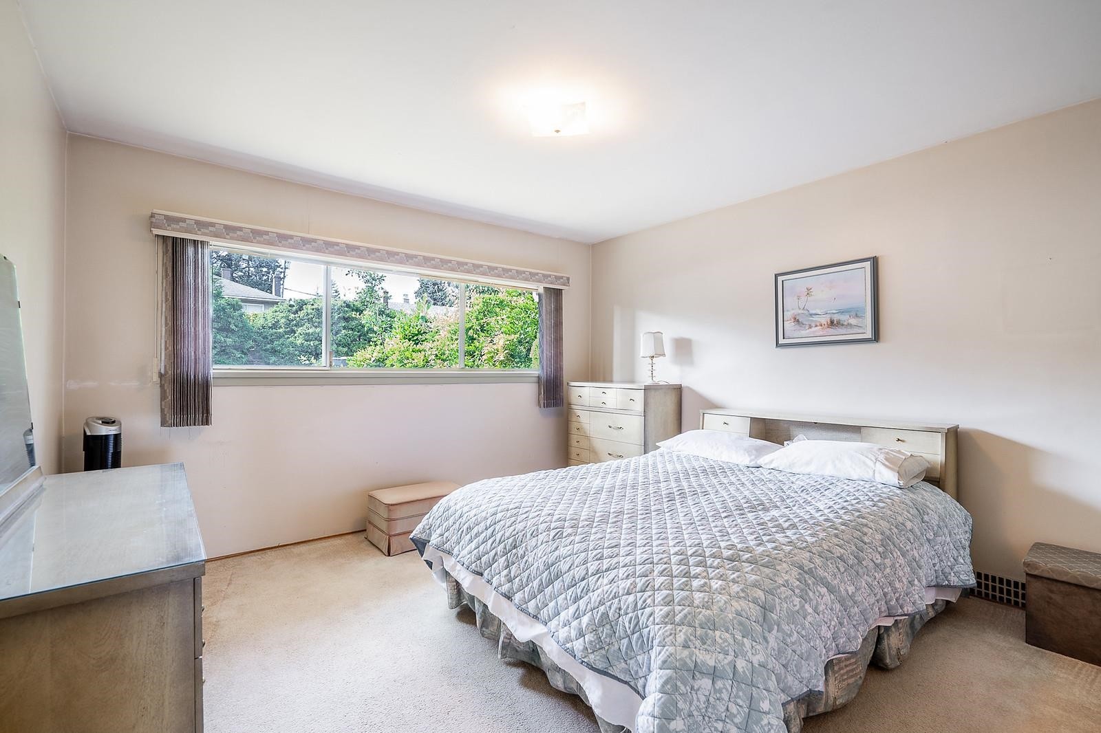 240 Eighth Avenue E, New Westminster, BC - Indoor Photo Showing Bedroom