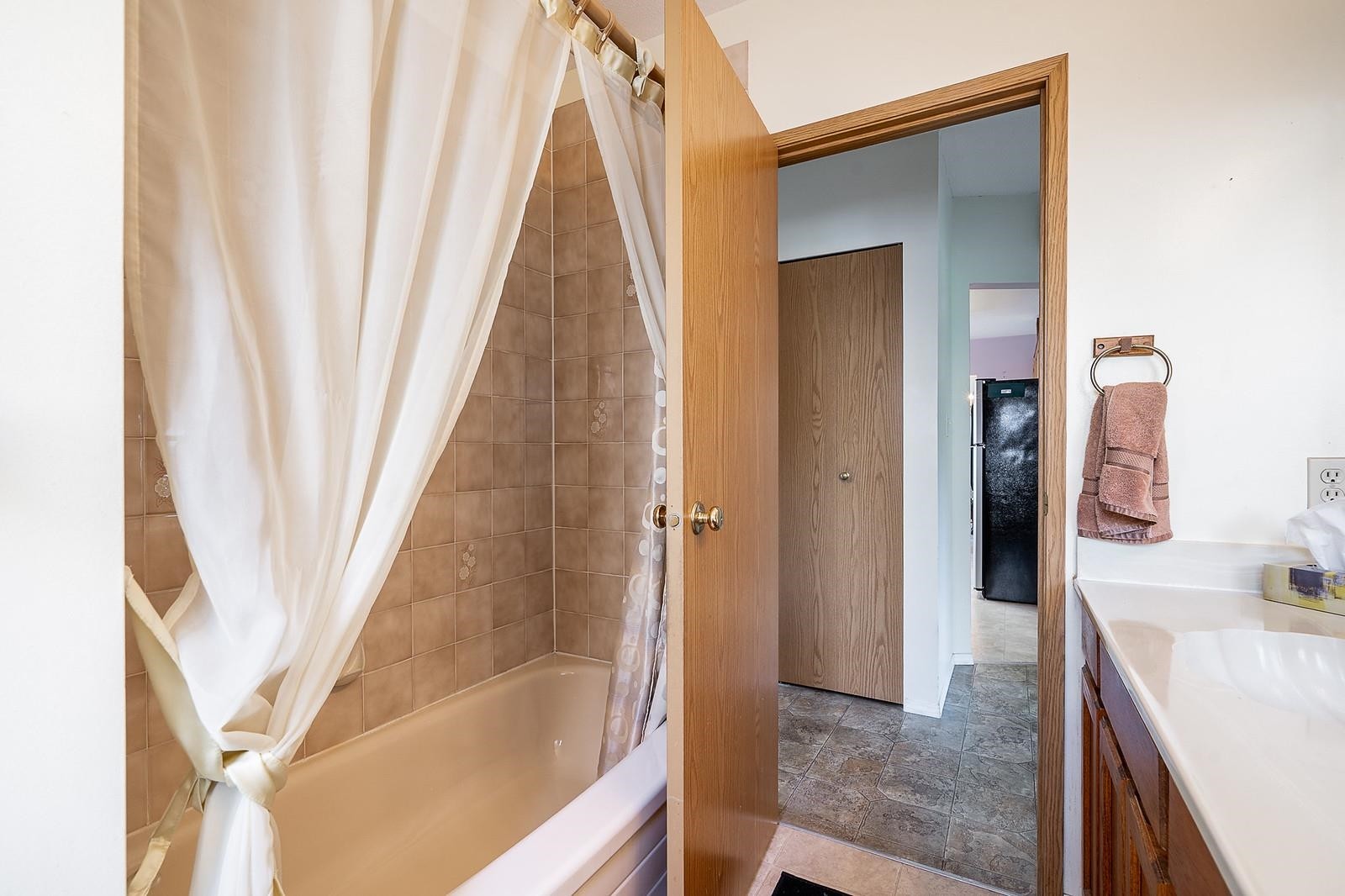 240 Eighth Avenue E, New Westminster, BC - Indoor Photo Showing Bathroom