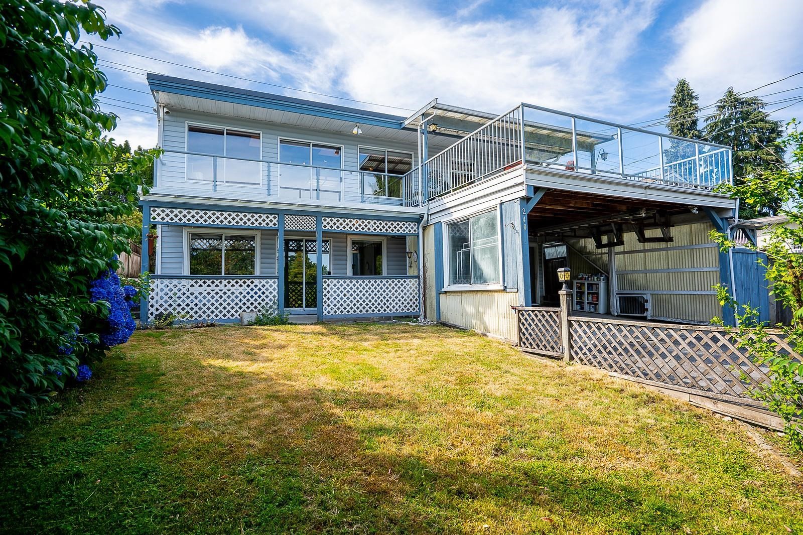240 Eighth Avenue E, New Westminster, BC - Outdoor With Deck Patio Veranda
