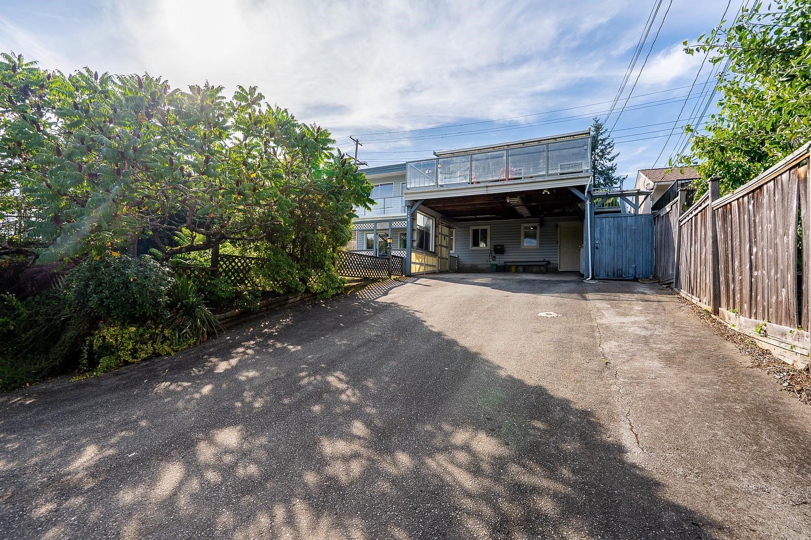 240 Eighth Avenue E, New Westminster, BC - Outdoor
