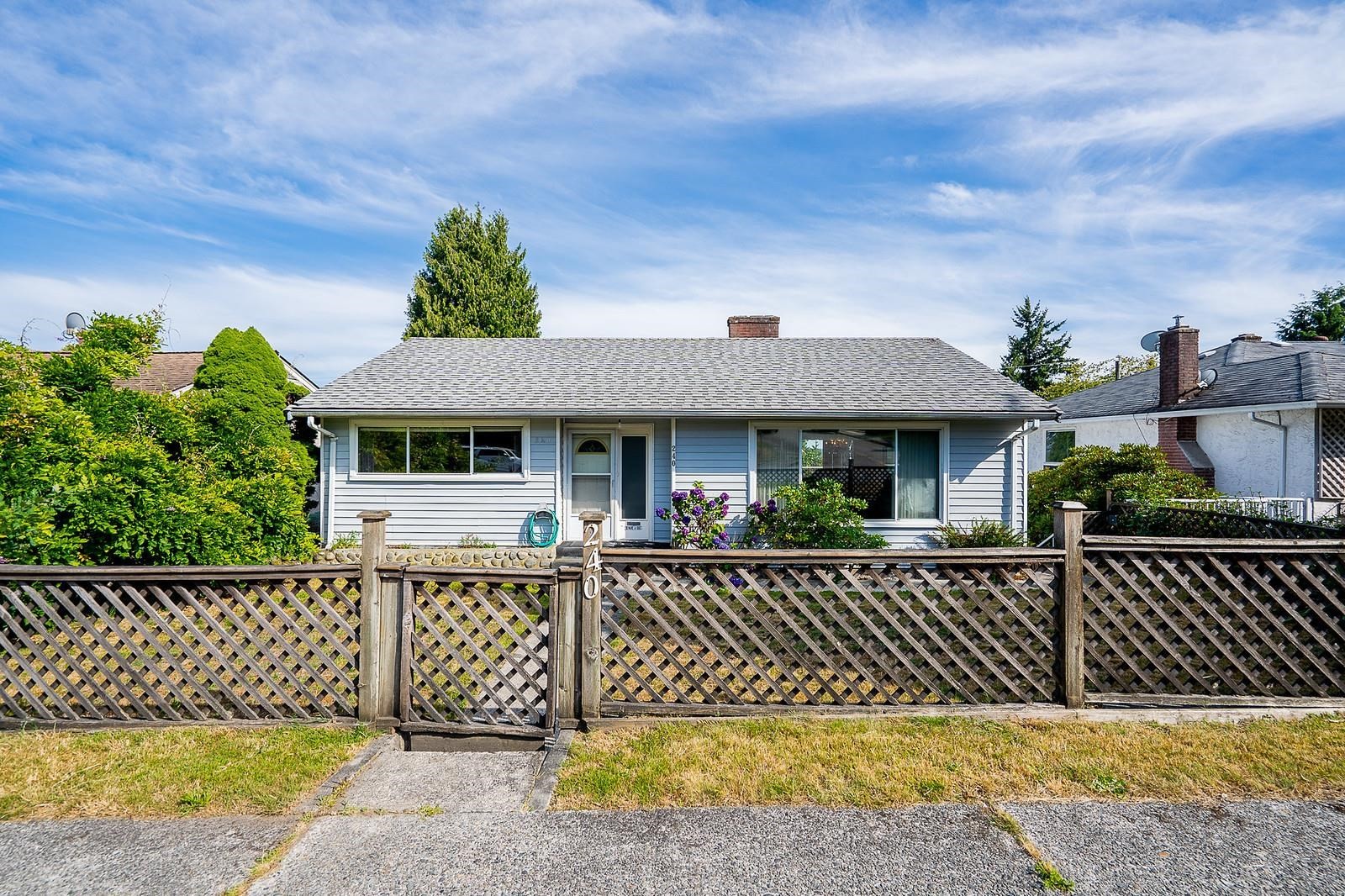 240 Eighth Avenue E, New Westminster, BC - Outdoor