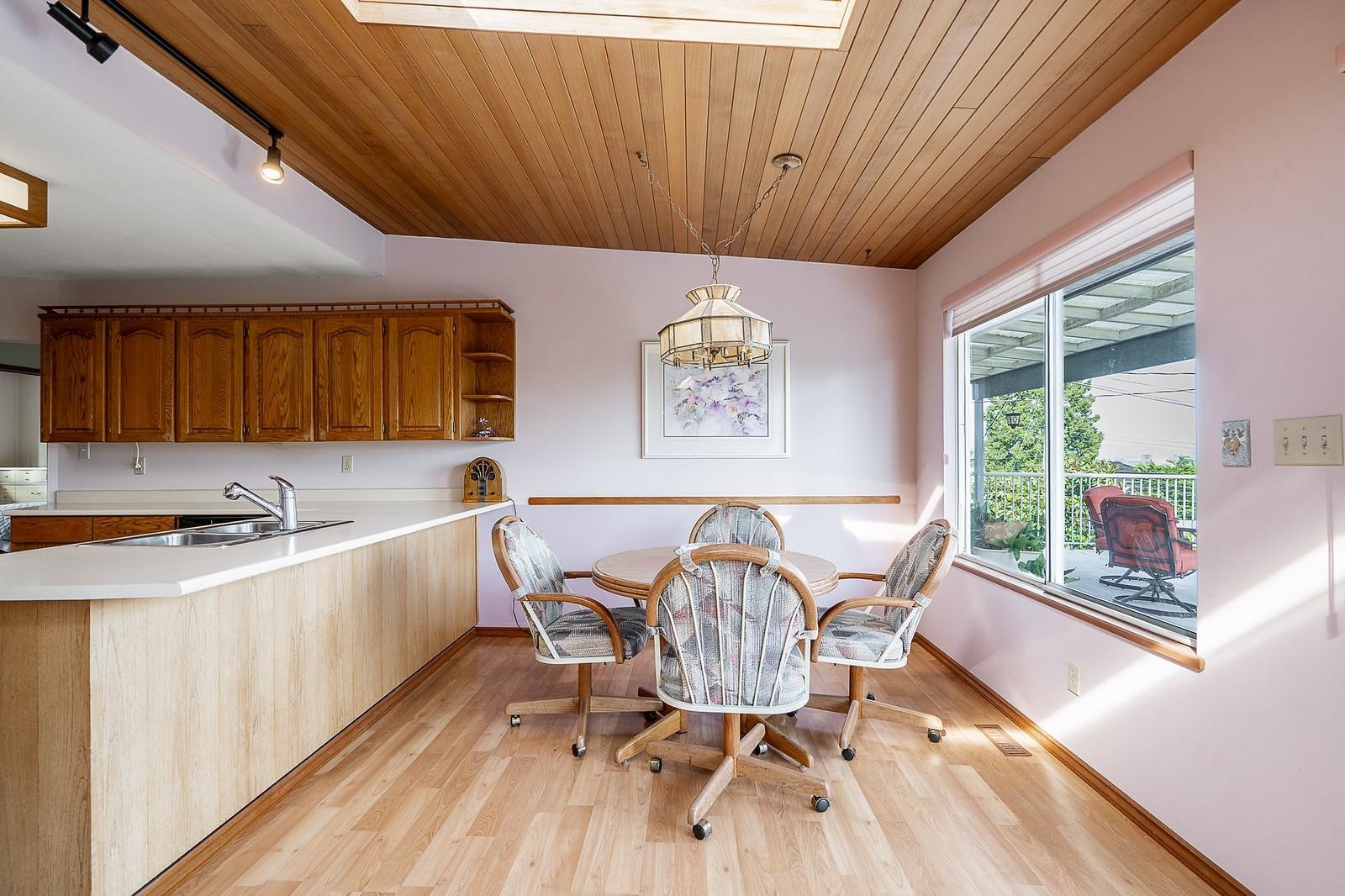 240 Eighth Avenue E, New Westminster, BC - Indoor