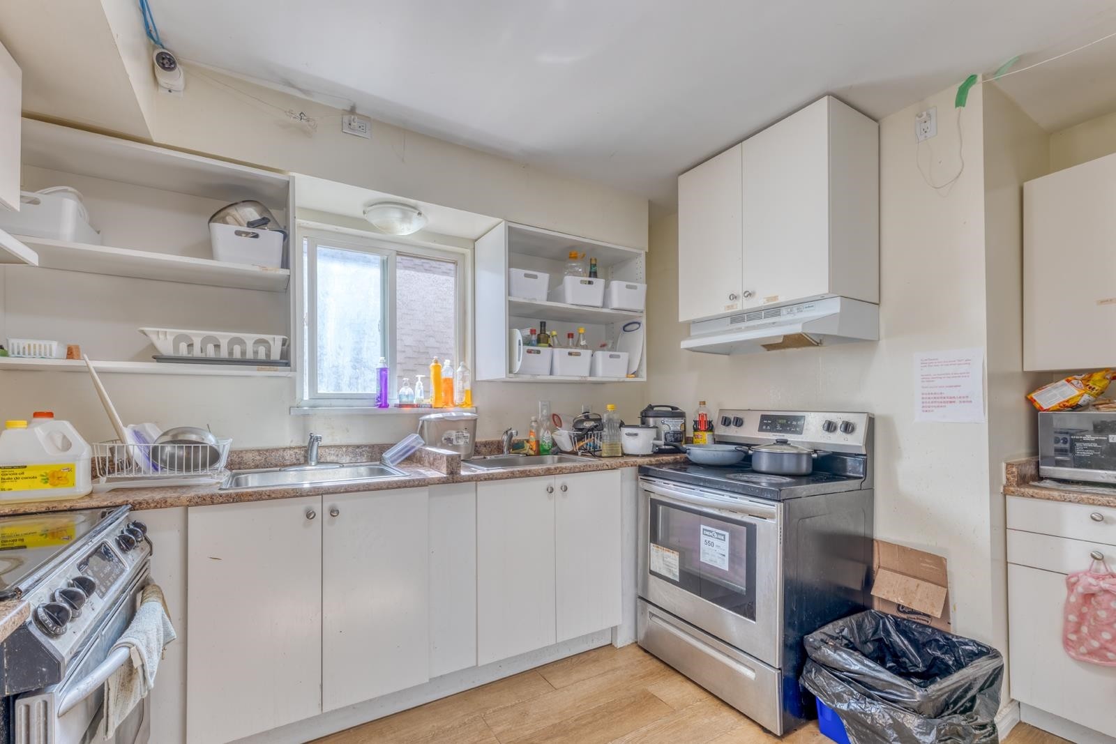 3302 5Th Avenue E, Vancouver, BC - Indoor