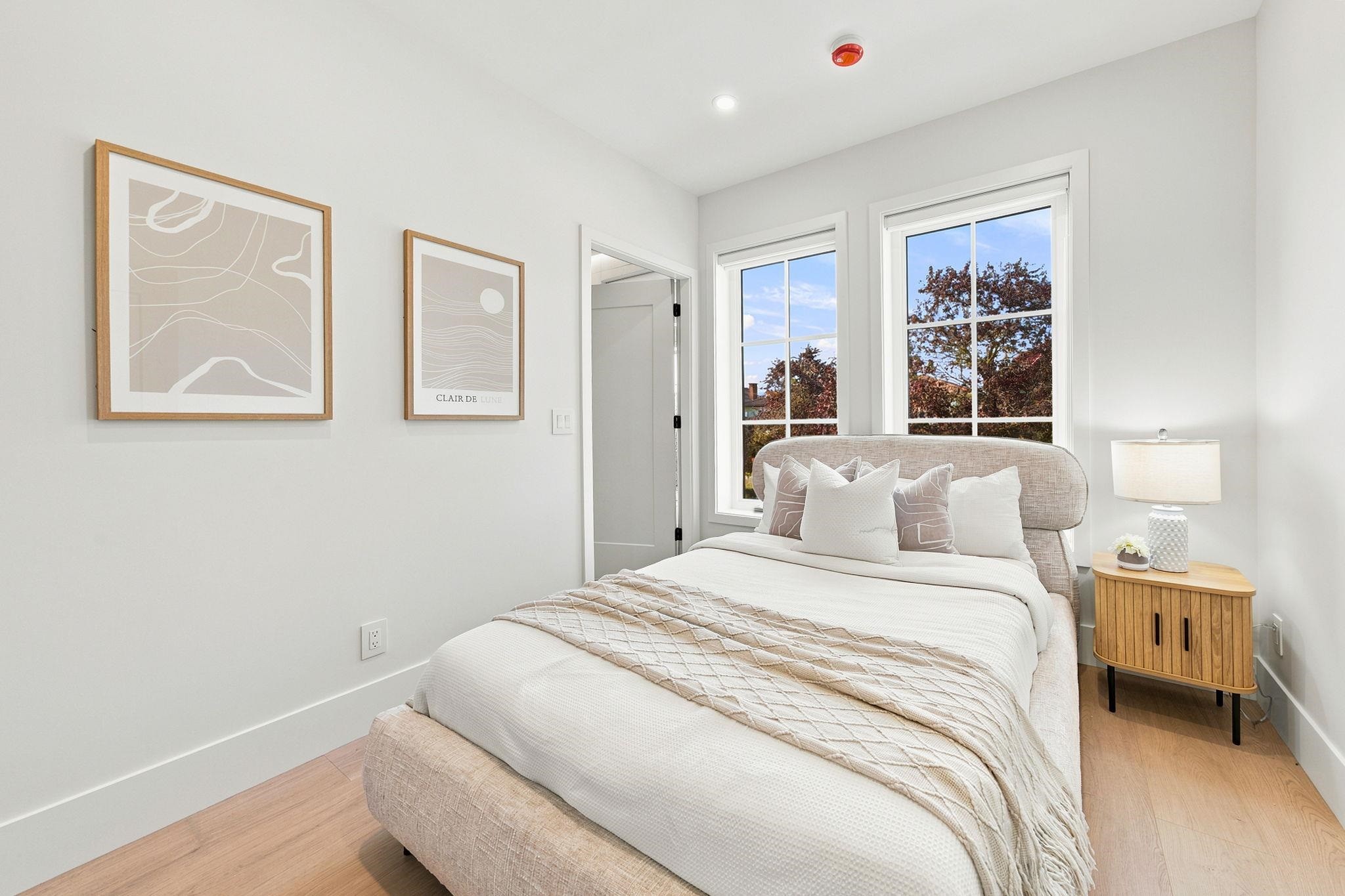 1-646 E 23Rd Avenue, Vancouver, BC - Indoor Photo Showing Bedroom
