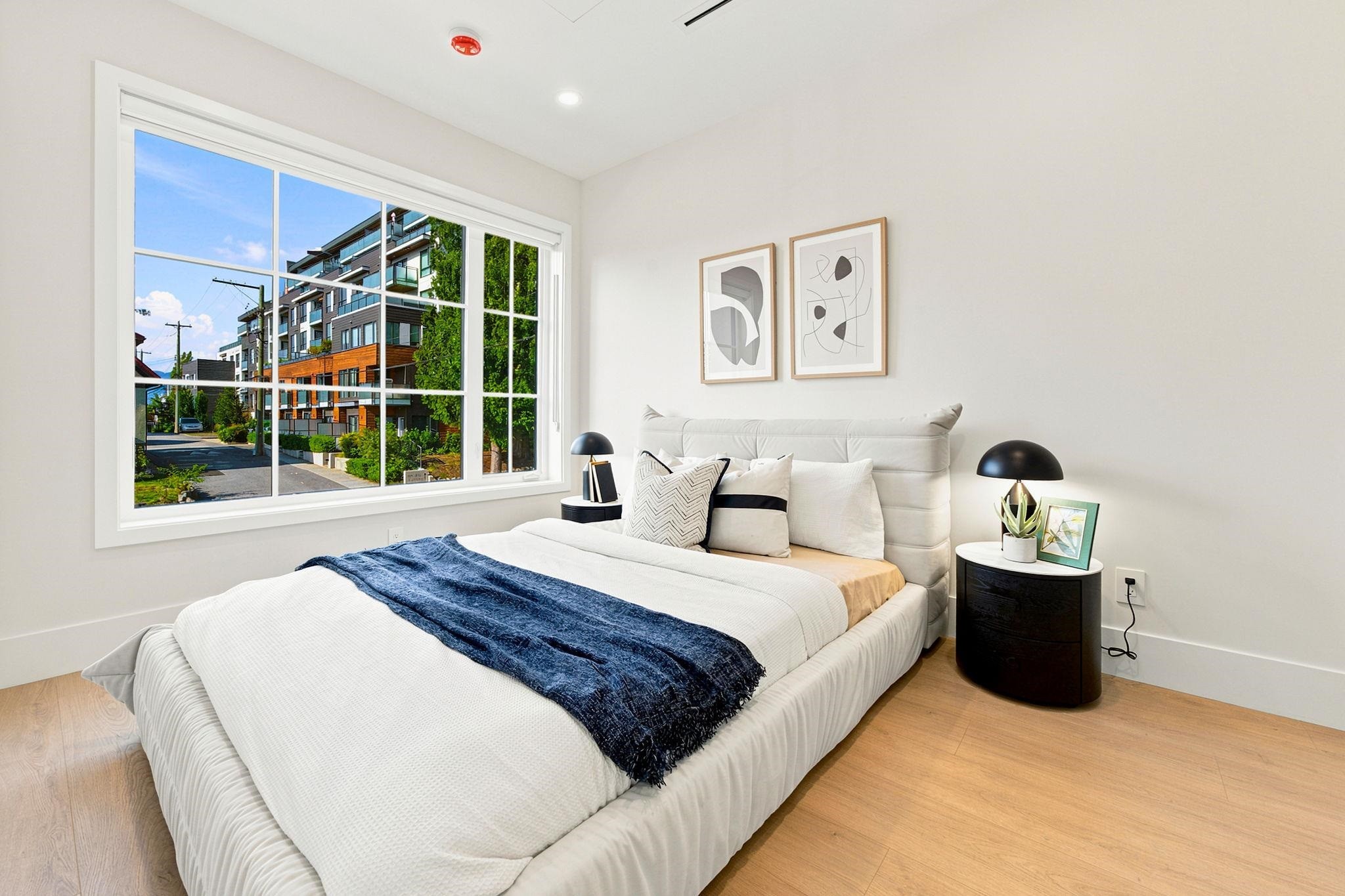 1-646 E 23Rd Avenue, Vancouver, BC - Indoor Photo Showing Bedroom