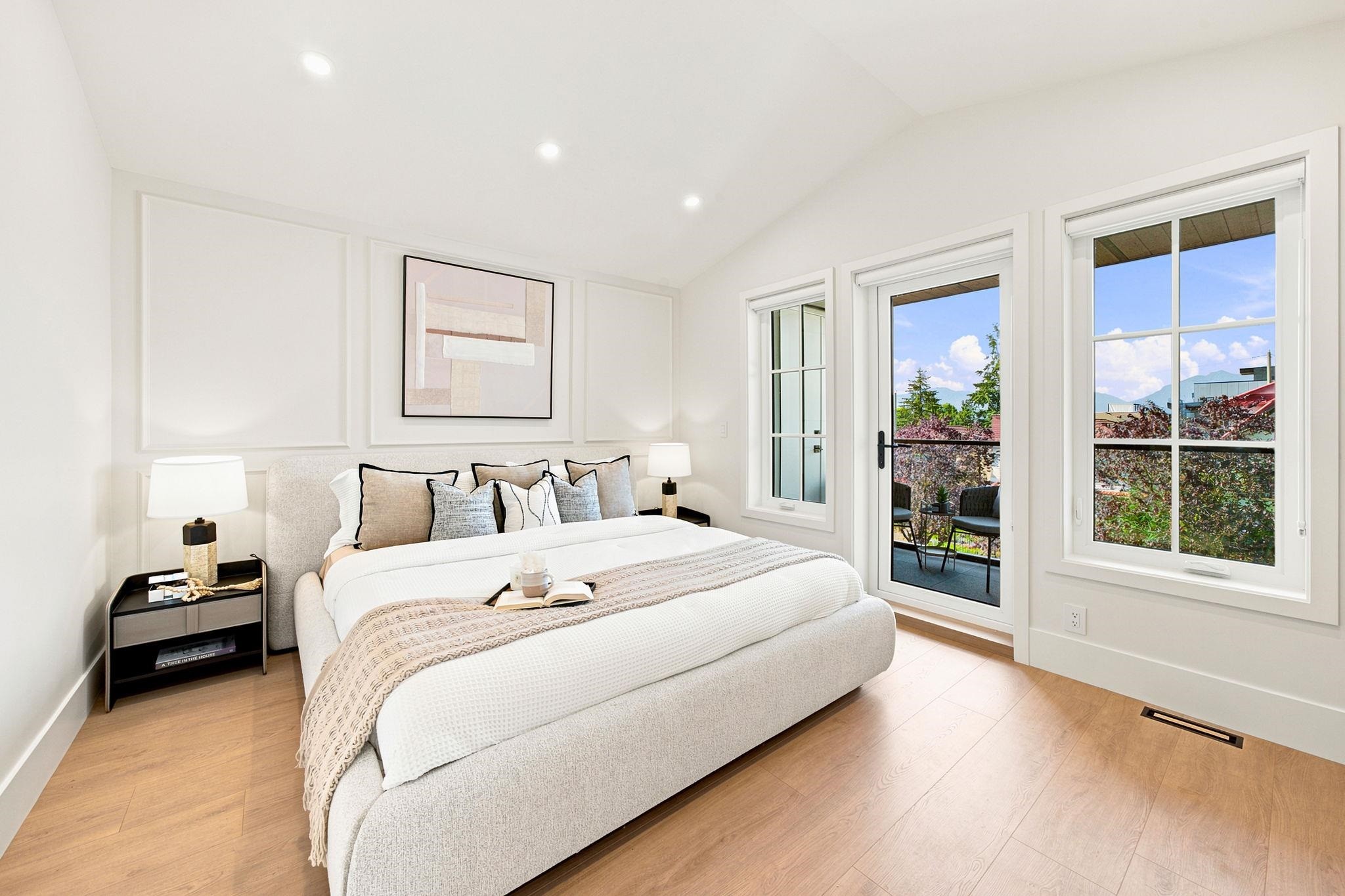 1-646 E 23Rd Avenue, Vancouver, BC - Indoor Photo Showing Bedroom