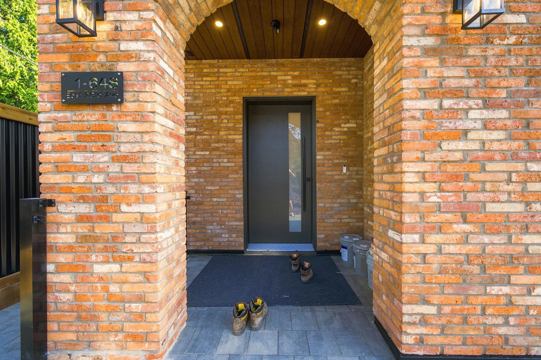1-646 E 23Rd Avenue, Vancouver, BC - Outdoor