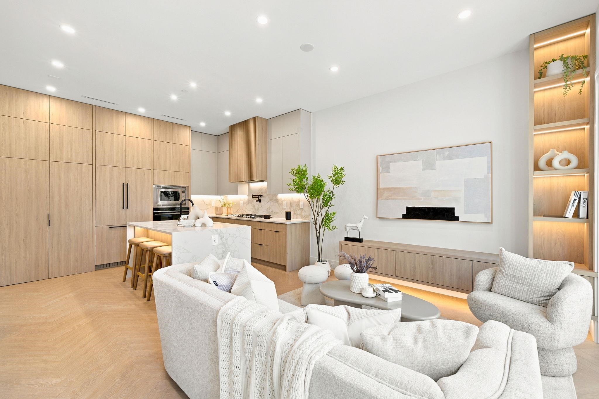 1-646 E 23Rd Avenue, Vancouver, BC - Indoor Photo Showing Living Room