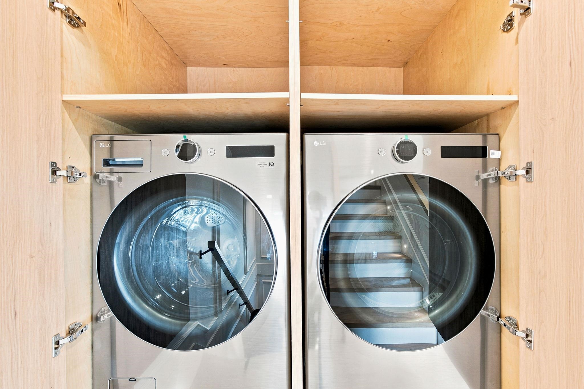 1-646 E 23Rd Avenue, Vancouver, BC - Indoor Photo Showing Laundry Room