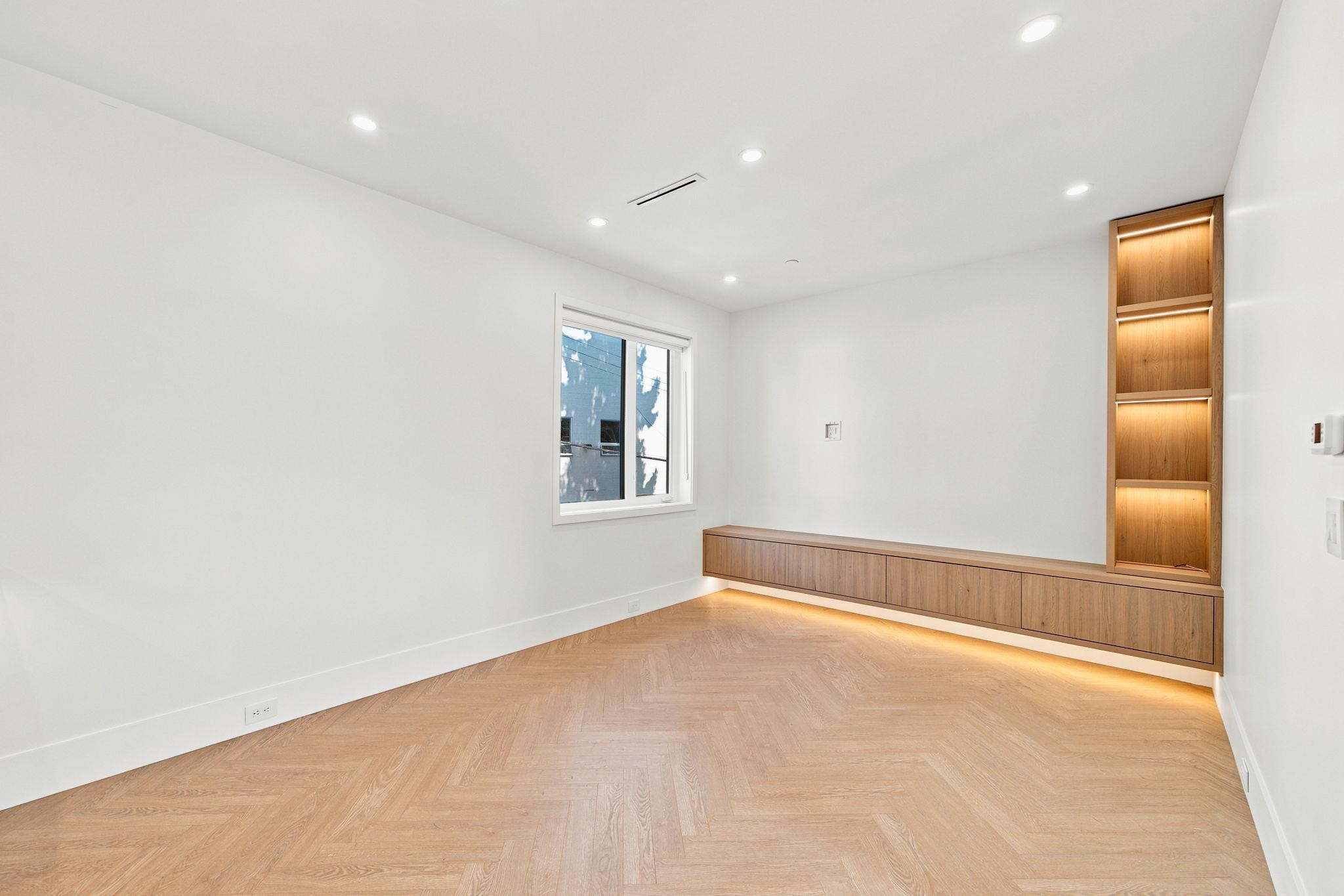 3-646 E 23Rd Avenue, Vancouver, BC - Indoor Photo Showing Other Room