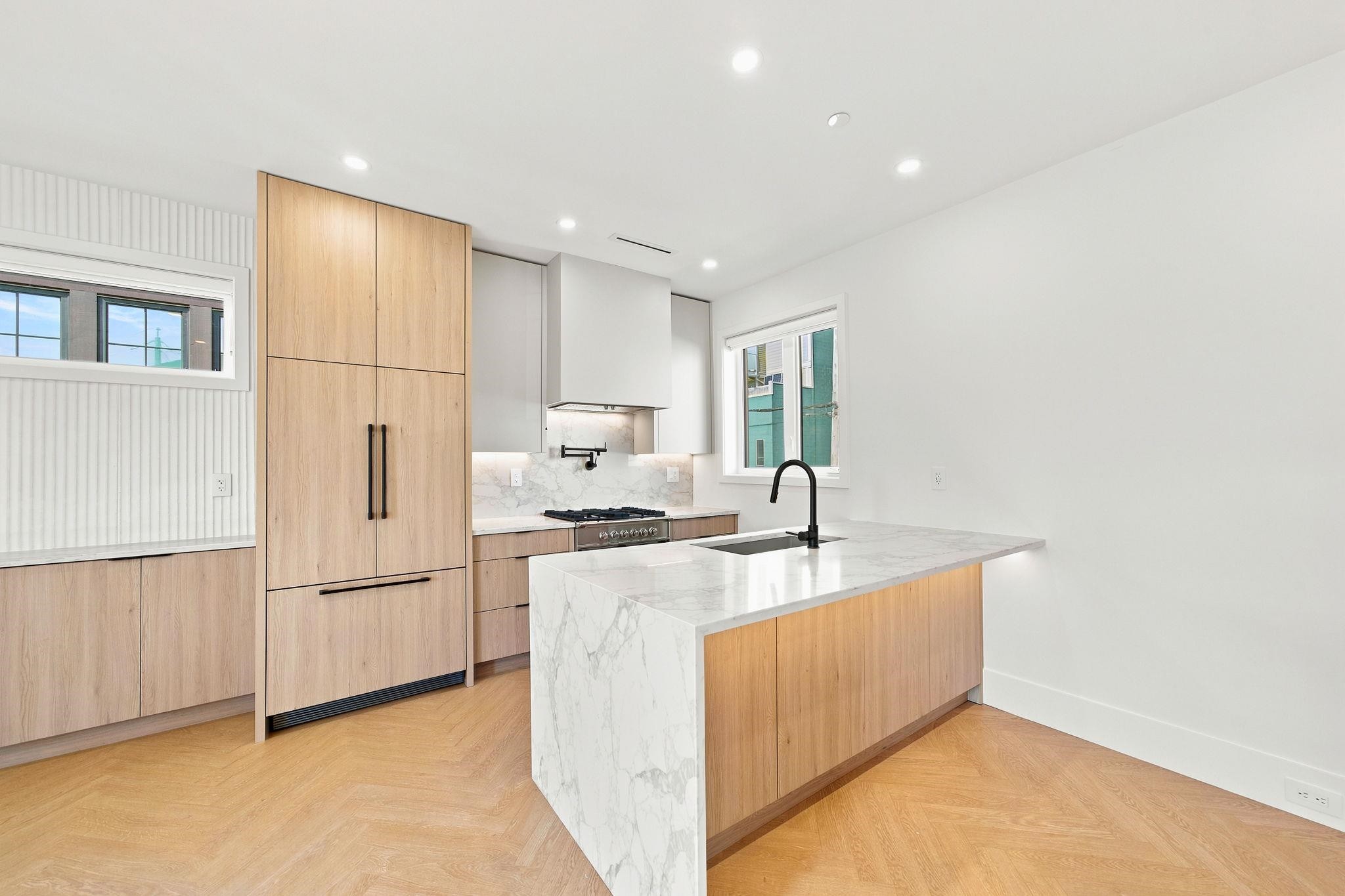 3-646 E 23Rd Avenue, Vancouver, BC - Indoor Photo Showing Kitchen With Upgraded Kitchen