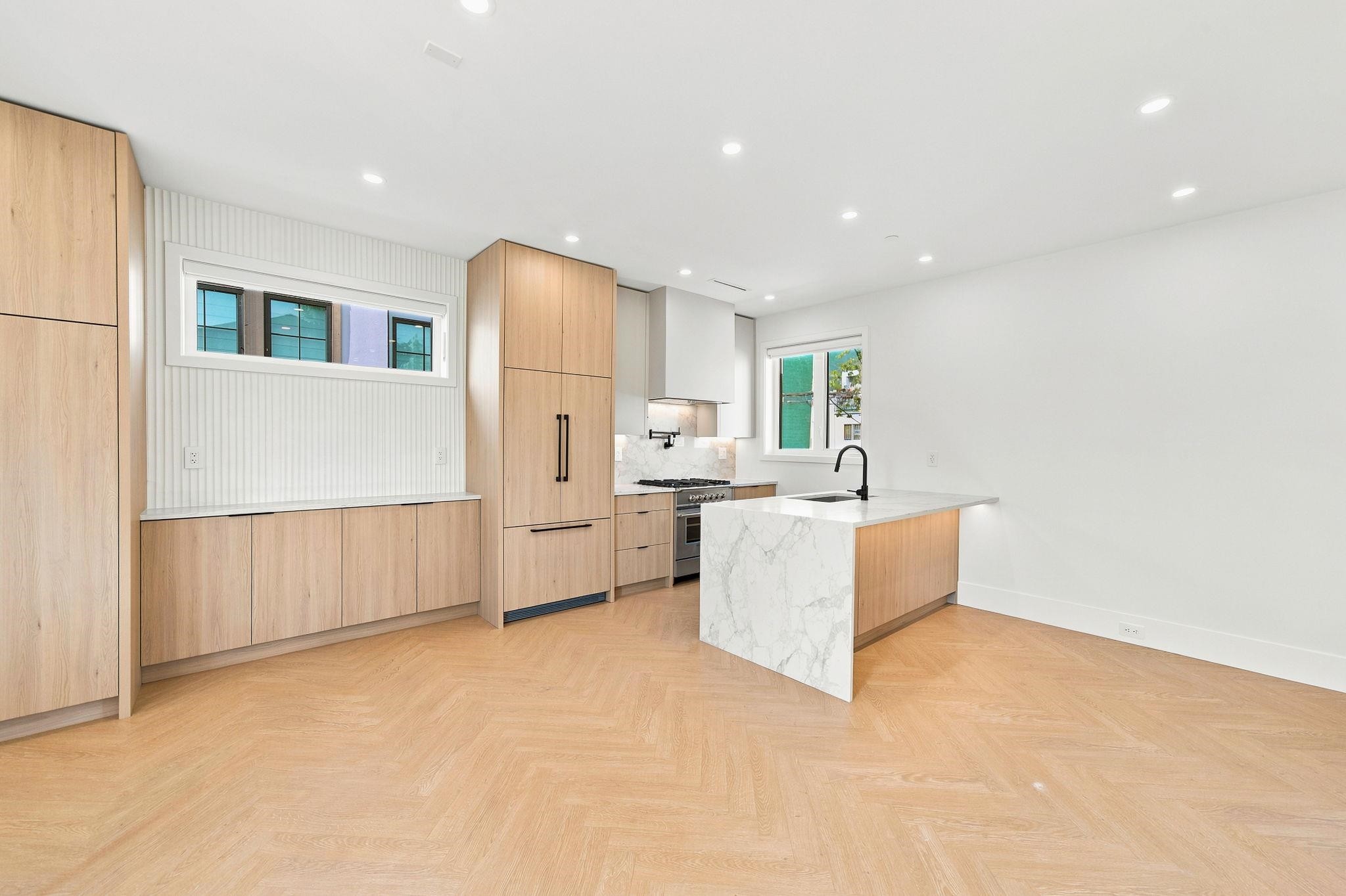 3-646 E 23Rd Avenue, Vancouver, BC - Indoor Photo Showing Kitchen
