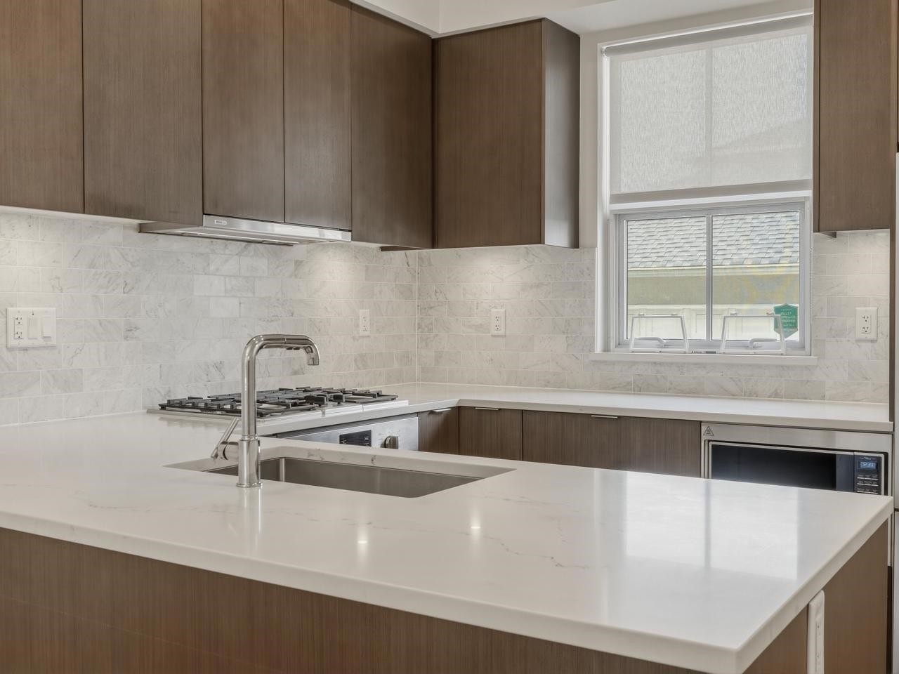 7891 Oak Street, Vancouver, BC - Indoor Photo Showing Kitchen With Upgraded Kitchen