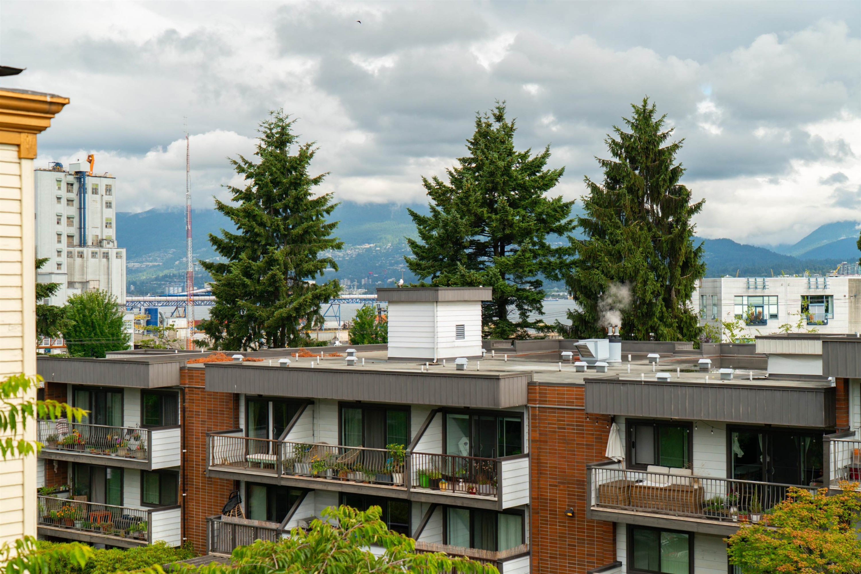 2042 Triumph Street, Vancouver, BC