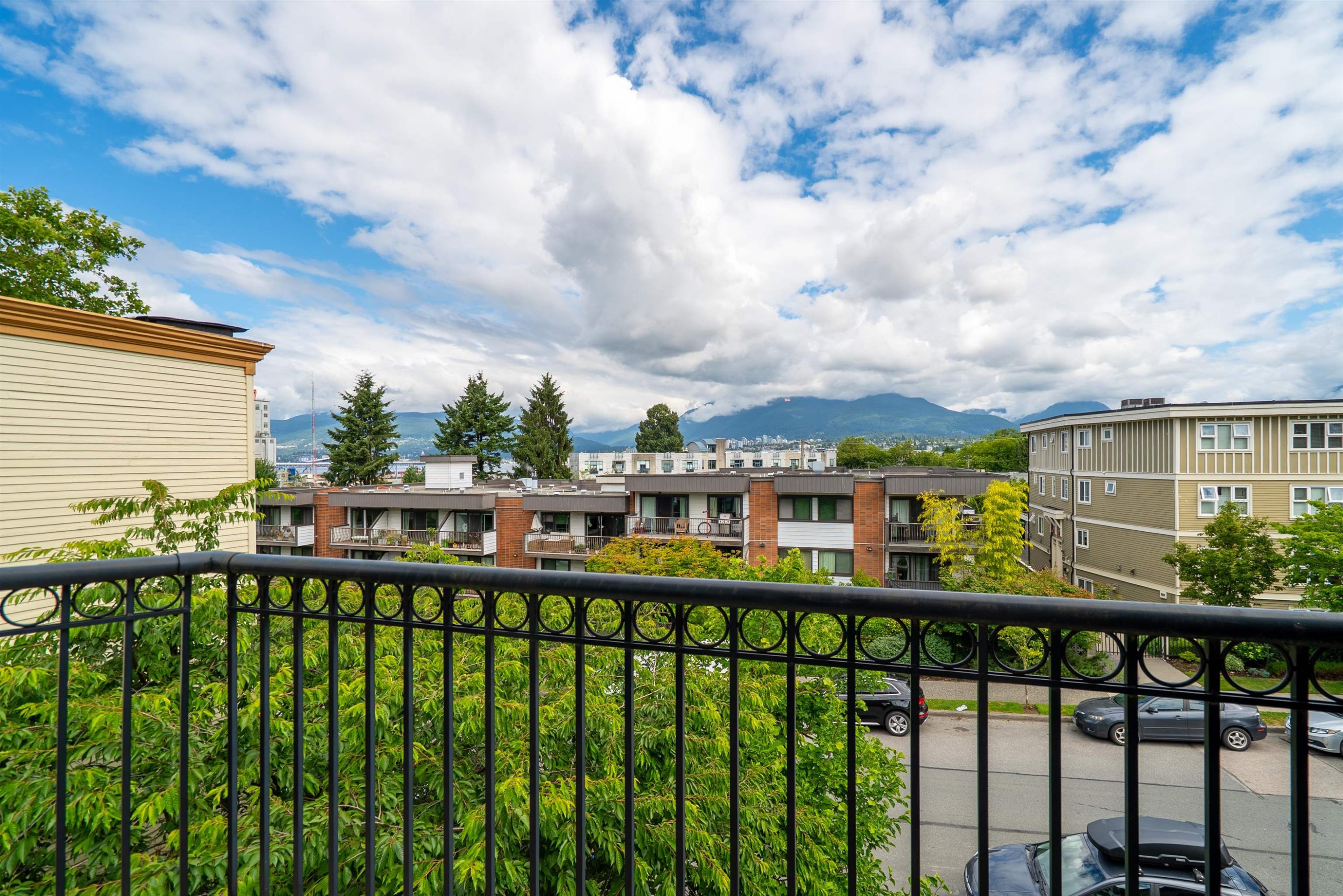 2042 Triumph Street, Vancouver, BC